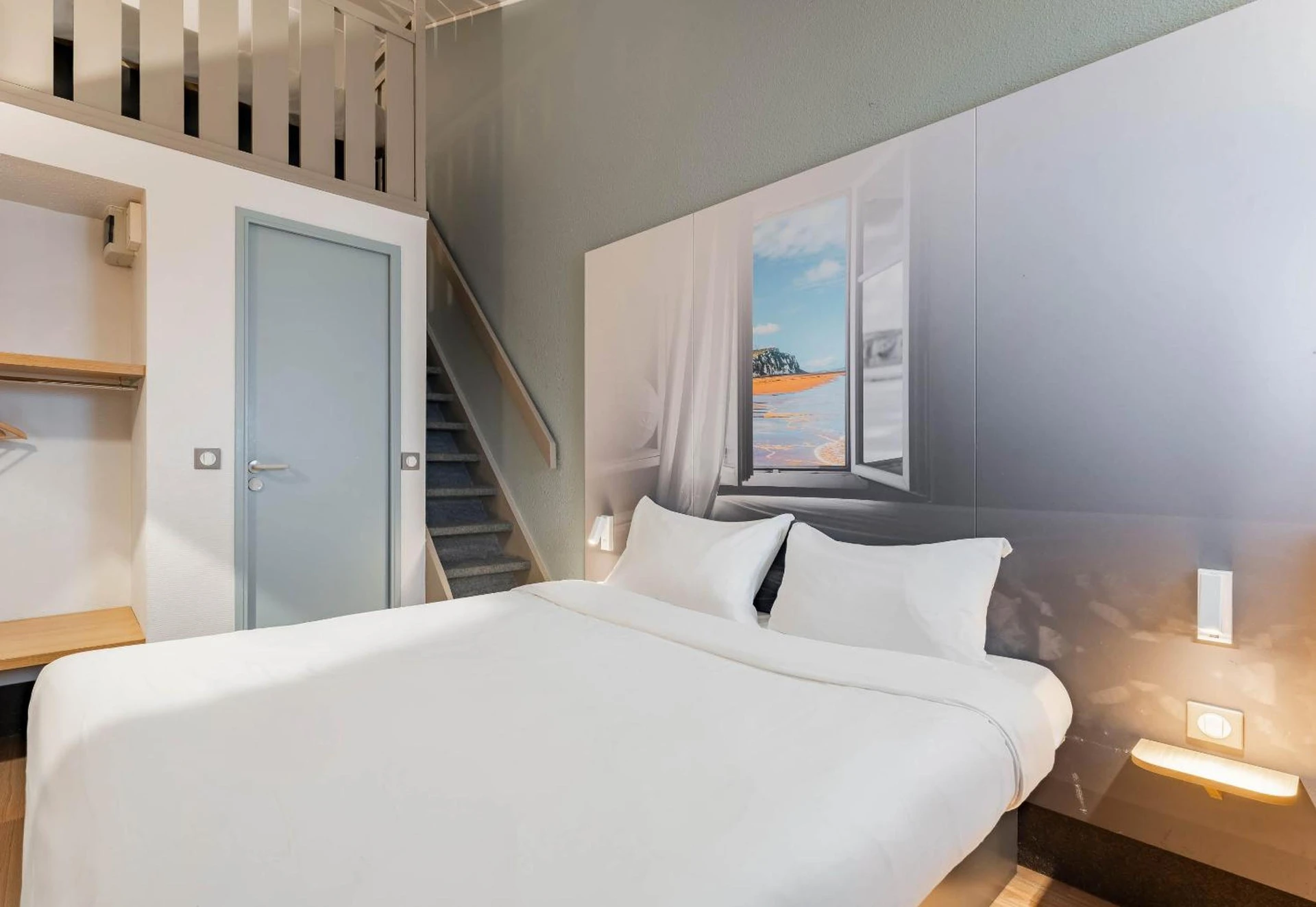 Chambre disponible pour un séminaire d'entreprise à B&B HOTEL CALAIS Coquelles Tunnel sous La Manche - Armbouts-Cappel