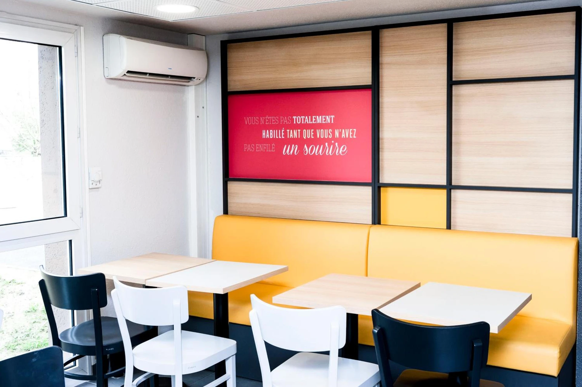 Organiser un séminaire d'entreprise : B&B HOTEL Chalon-Sur-Saone Sud à suresnes