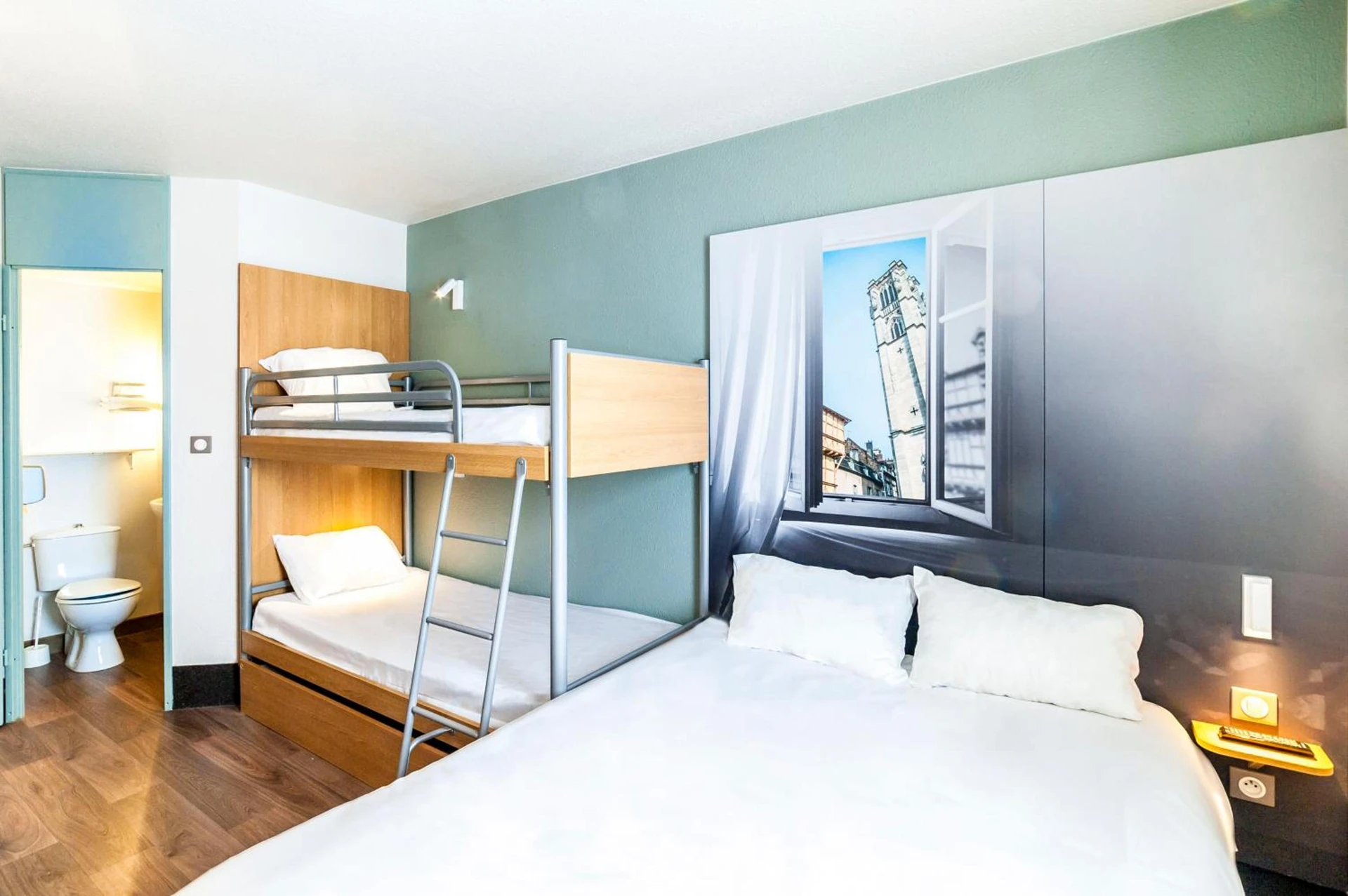 Chambre disponible pour un séminaire d'entreprise à B&B HOTEL Chalon-Sur-Saone Sud - Suresnes