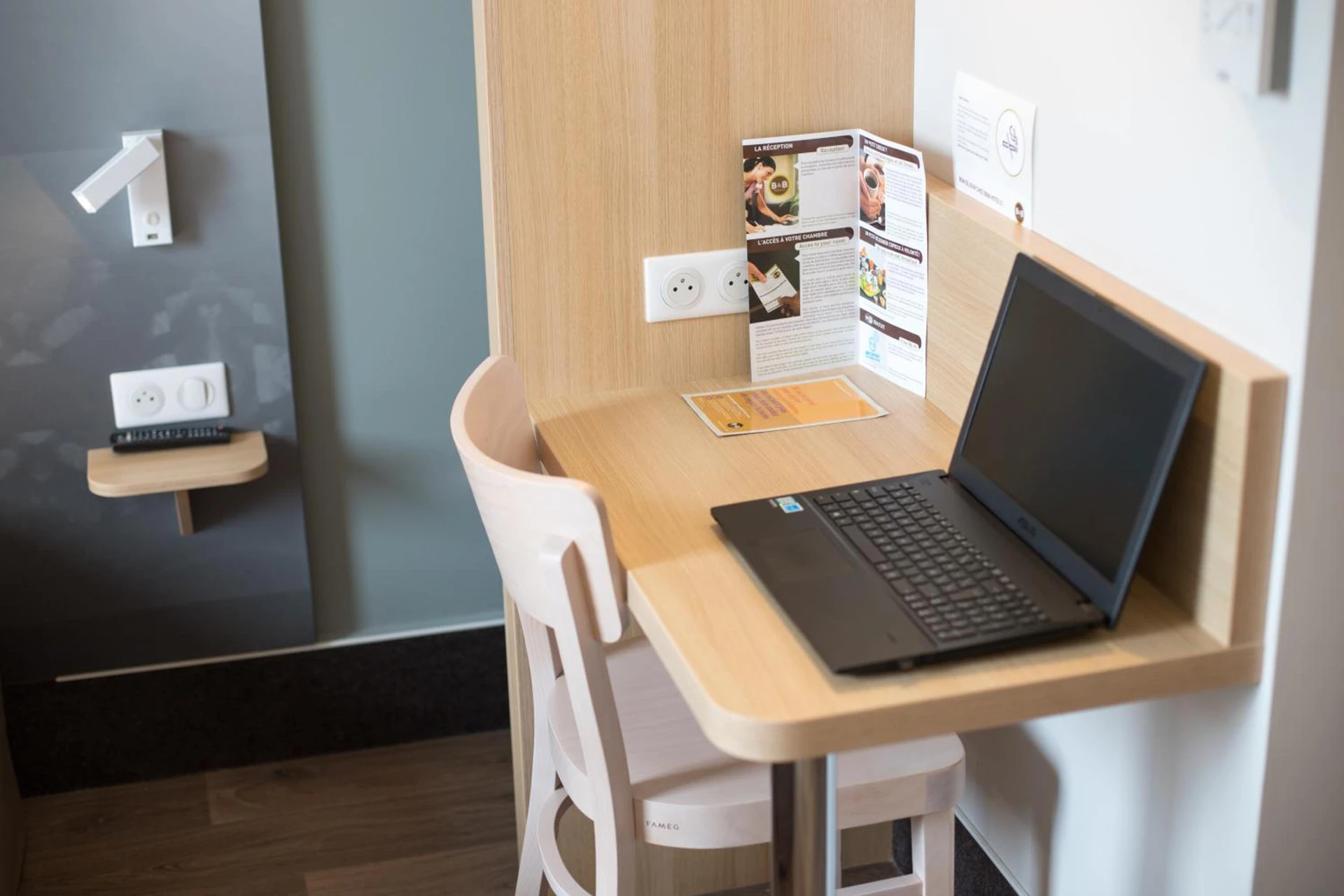 Chambre disponible pour un séminaire d'entreprise à B&B HOTEL CHARTRES Oceane - Gennevilliers