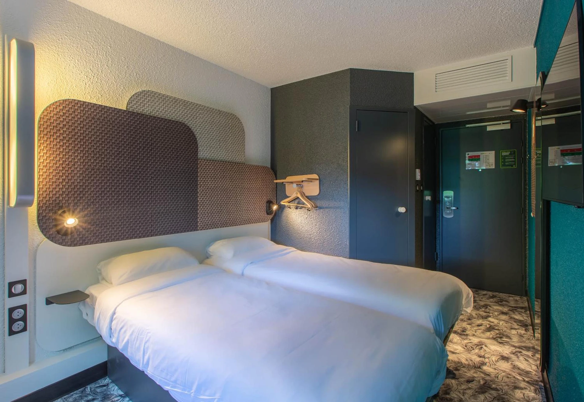 Magnifique chambre pour un séminaire d'entreprise à B&B HOTEL Châteauroux A20 L'Occitane - Déols