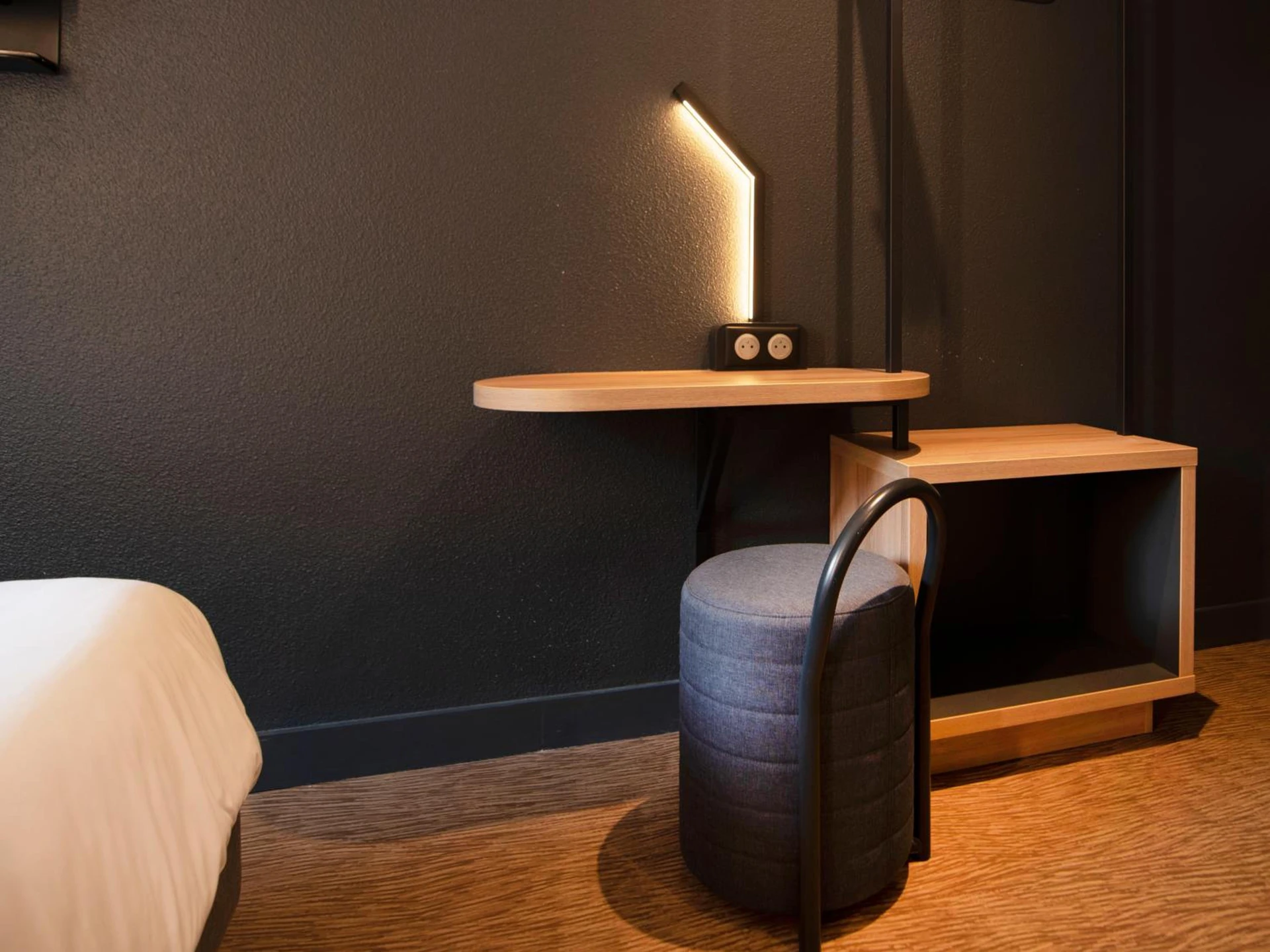 Chambre disponible pour un séminaire d'entreprise à B&B HOTEL Cholet Nord - Rueil-Malmaison