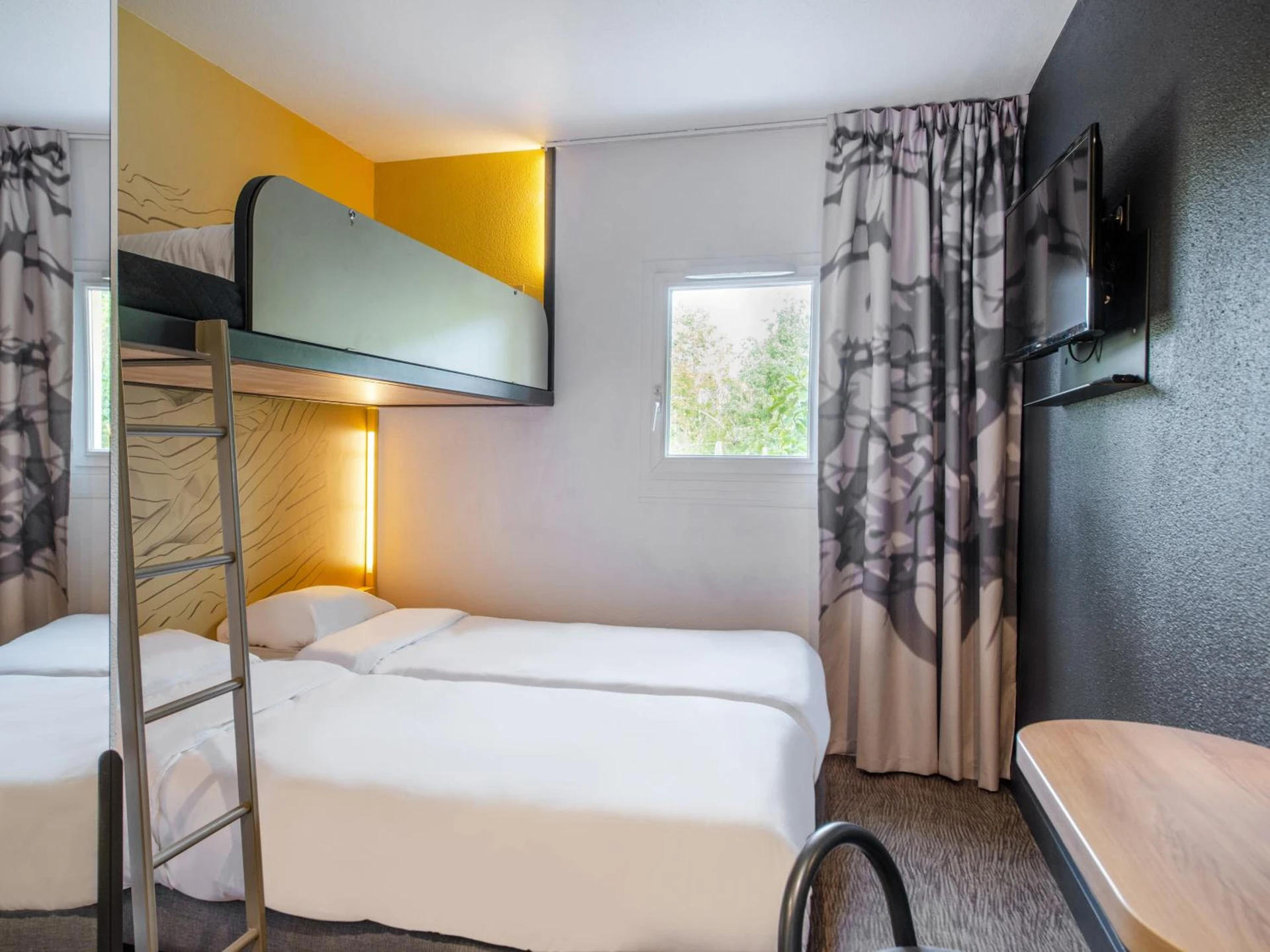 Magnifique chambre pour un séminaire d'entreprise à B&B HOTEL Cholet Nord - Rueil-Malmaison