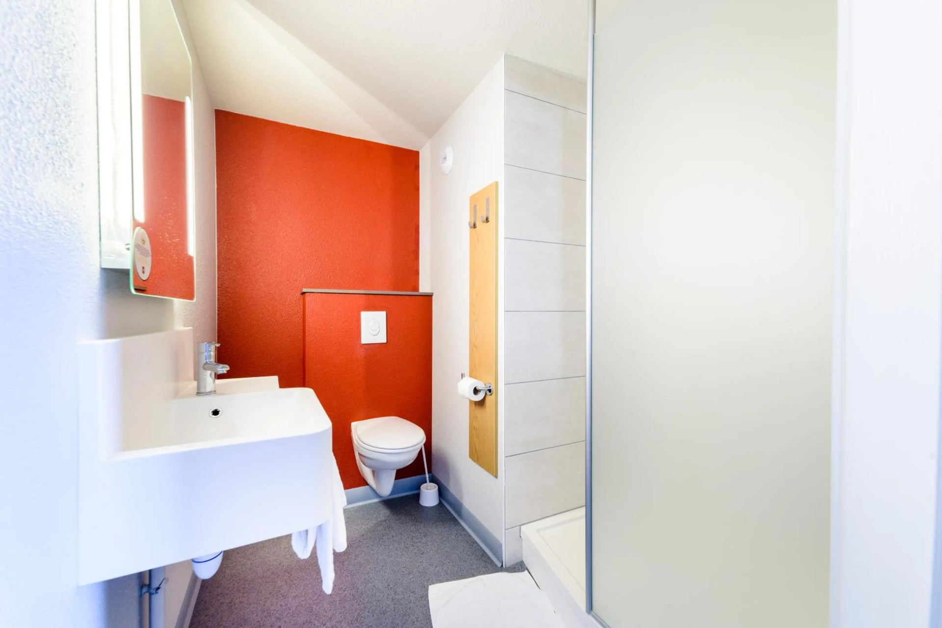 Ambiance de travail pour séminaire d'entreprise à B&B HOTEL Colmar Expo - Colmar