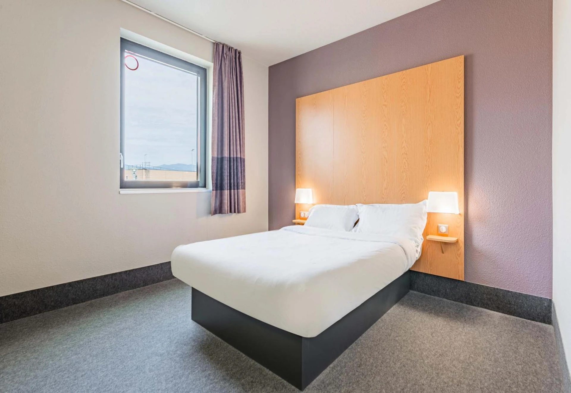 Magnifique chambre pour un séminaire d'entreprise à B&B HOTEL Colmar Expo - Colmar