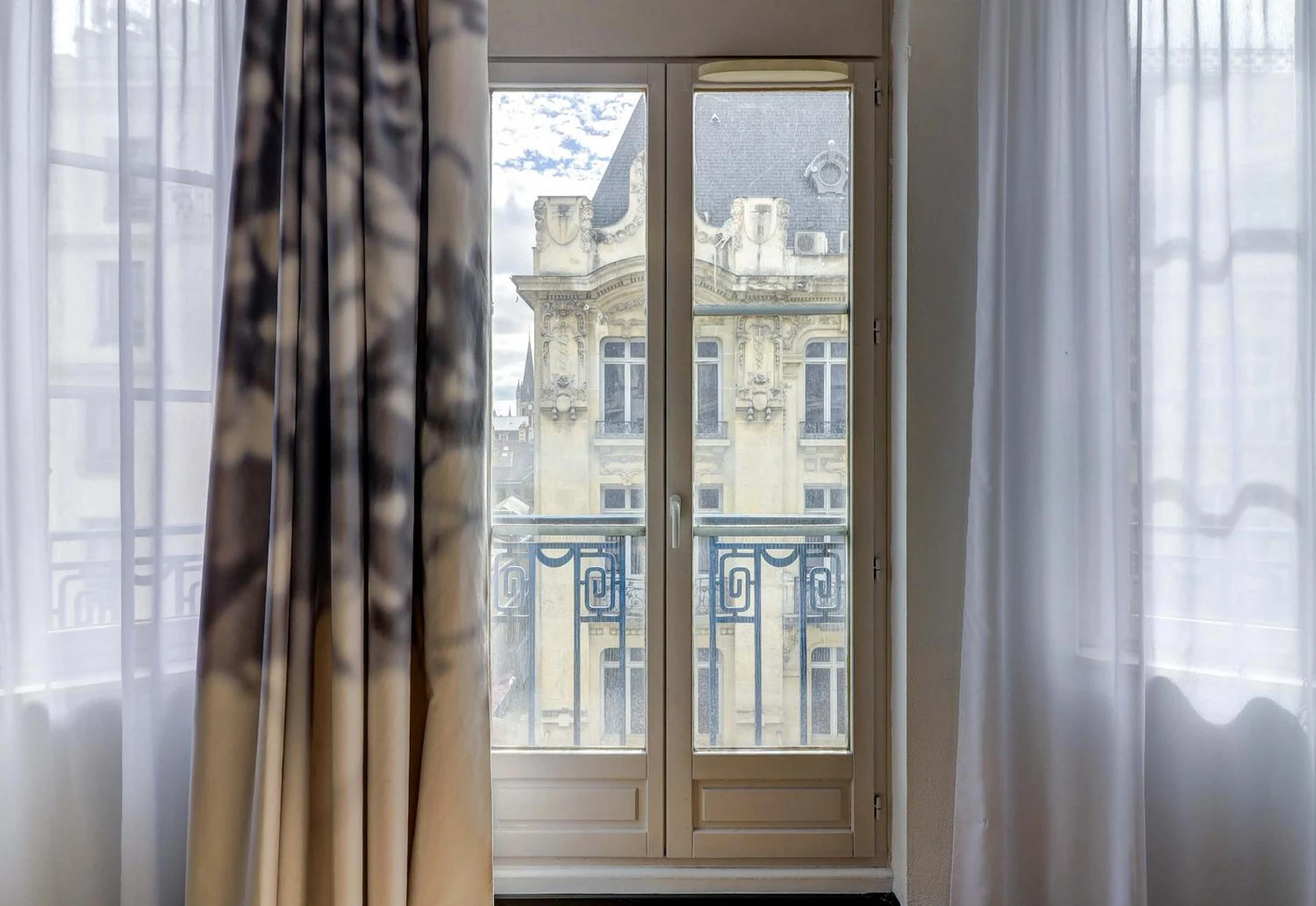 Magnifique chambre pour un séminaire d'entreprise à B&B HOTEL Dijon Centre - Dijon