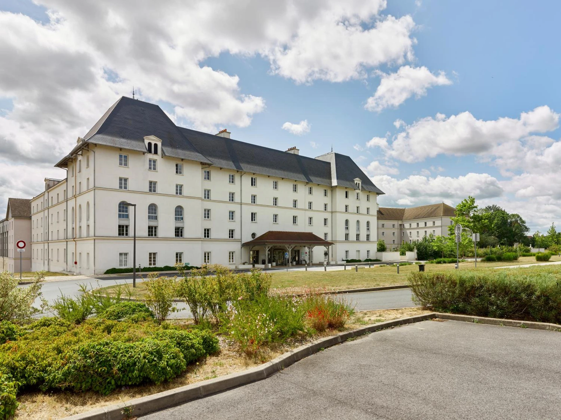 Lieu convivial pour un séminaire d'entreprise à B&B HOTEL près de Disneyland Paris - Hendaye - En savoir plus 