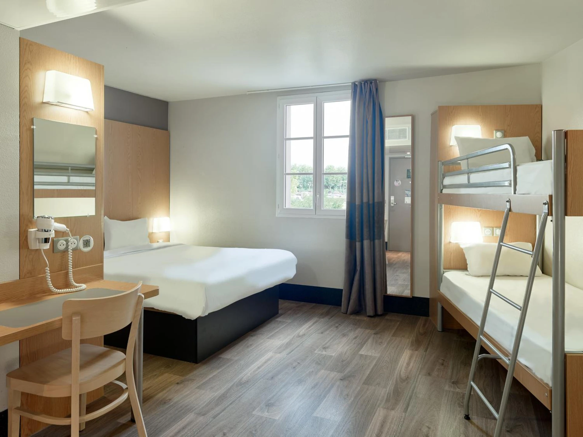 Chambre disponible pour un séminaire d'entreprise à B&B HOTEL près de Disneyland Paris - Hendaye