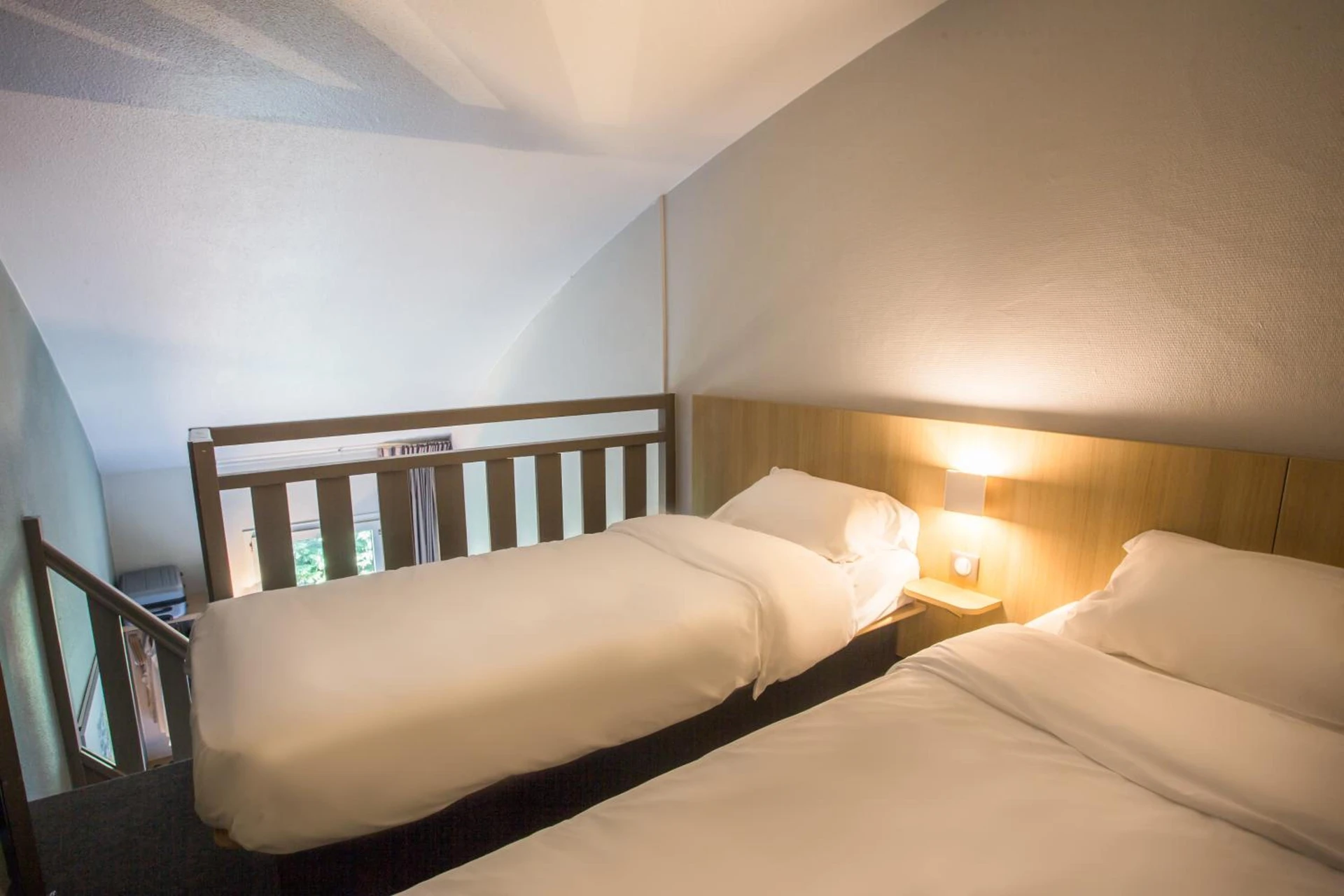Magnifique chambre pour un séminaire d'entreprise à B&B HOTEL Douai Parc Des Expos Cuincy - Rungis