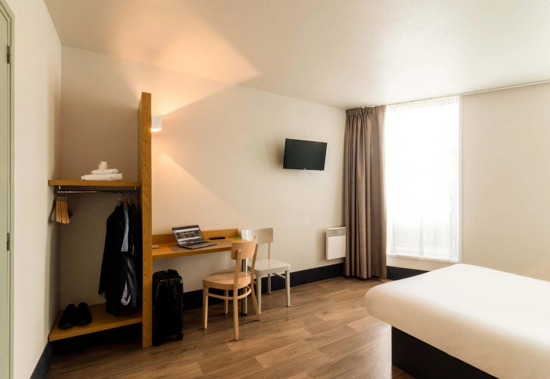 Magnifique chambre pour un séminaire d'entreprise à B&B HOTEL Dunkerque Centre Gare - Dunkerque
