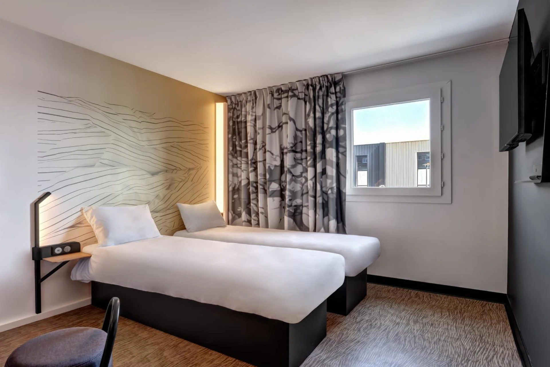 Chambre disponible pour un séminaire d'entreprise à B&B HOTEL Evian Publier - Publier