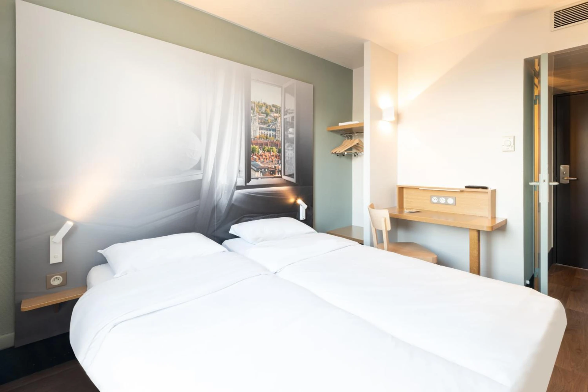 Chambre disponible pour un séminaire d'entreprise à B&B HOTEL Evreux - Évreux