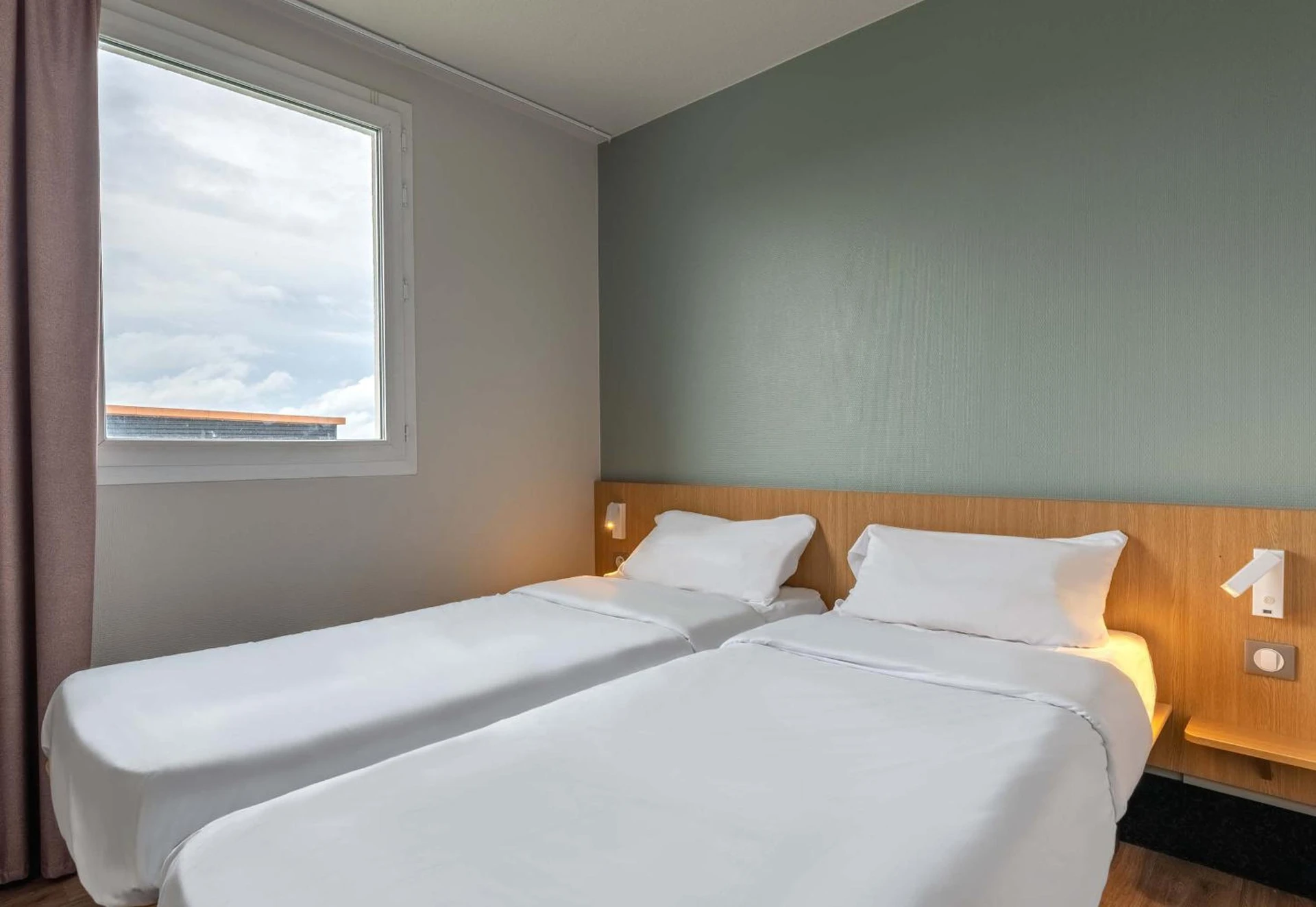 Chambre disponible pour un séminaire d'entreprise à B&B HOTEL Evreux - Évreux