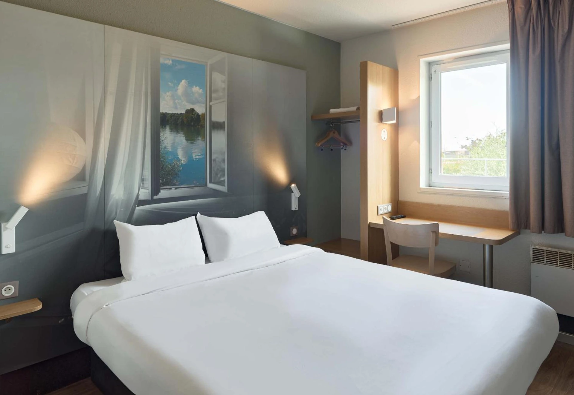 Chambre disponible pour un séminaire d'entreprise à B&B HOTEL Evry Lisses 1 - Lisses