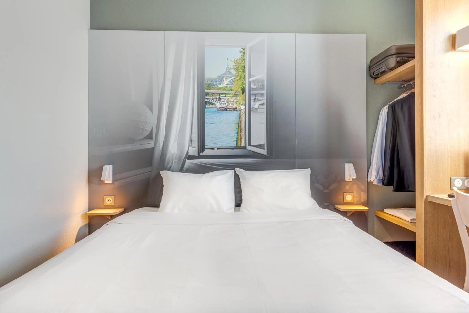 Chambre disponible pour un séminaire d'entreprise à B&B HOTEL Goussainville CDG - Goussainville