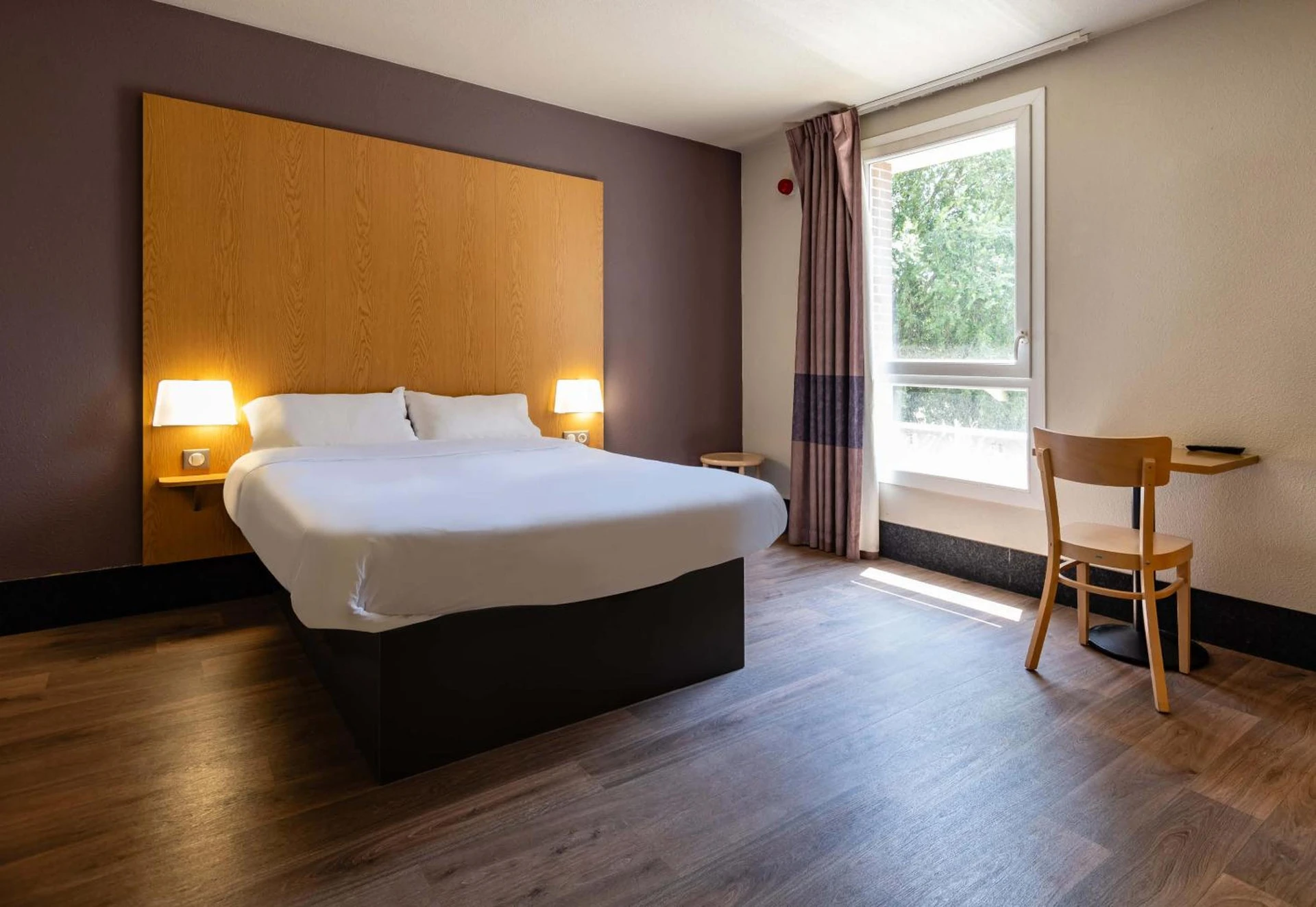 Magnifique chambre pour un séminaire d'entreprise à B&B HOTEL Grenoble Centre Alpexpo - Grenoble