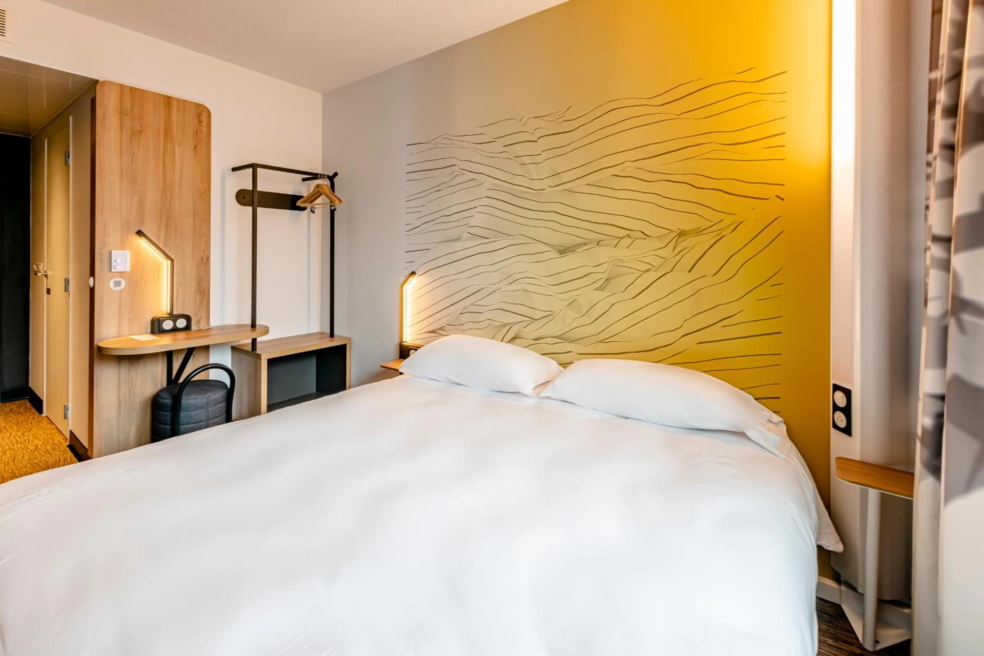 Chambre disponible pour un séminaire d'entreprise à B&B HOTEL Dreux Nord - Dreux