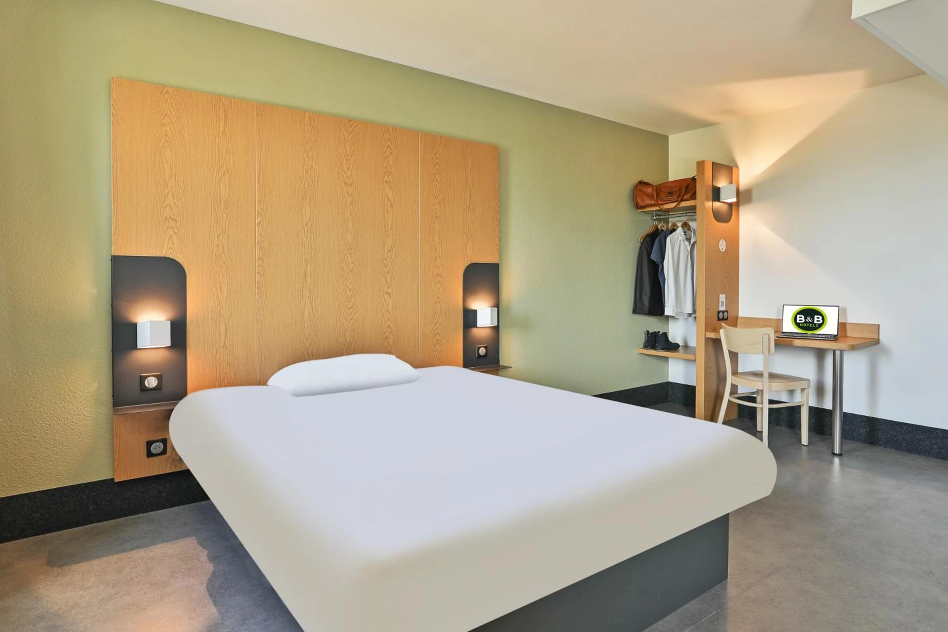 Ambiance de travail pour séminaire d'entreprise à B&B HOTEL La Roche-sur-Yon - Mouilleron-le-Captif