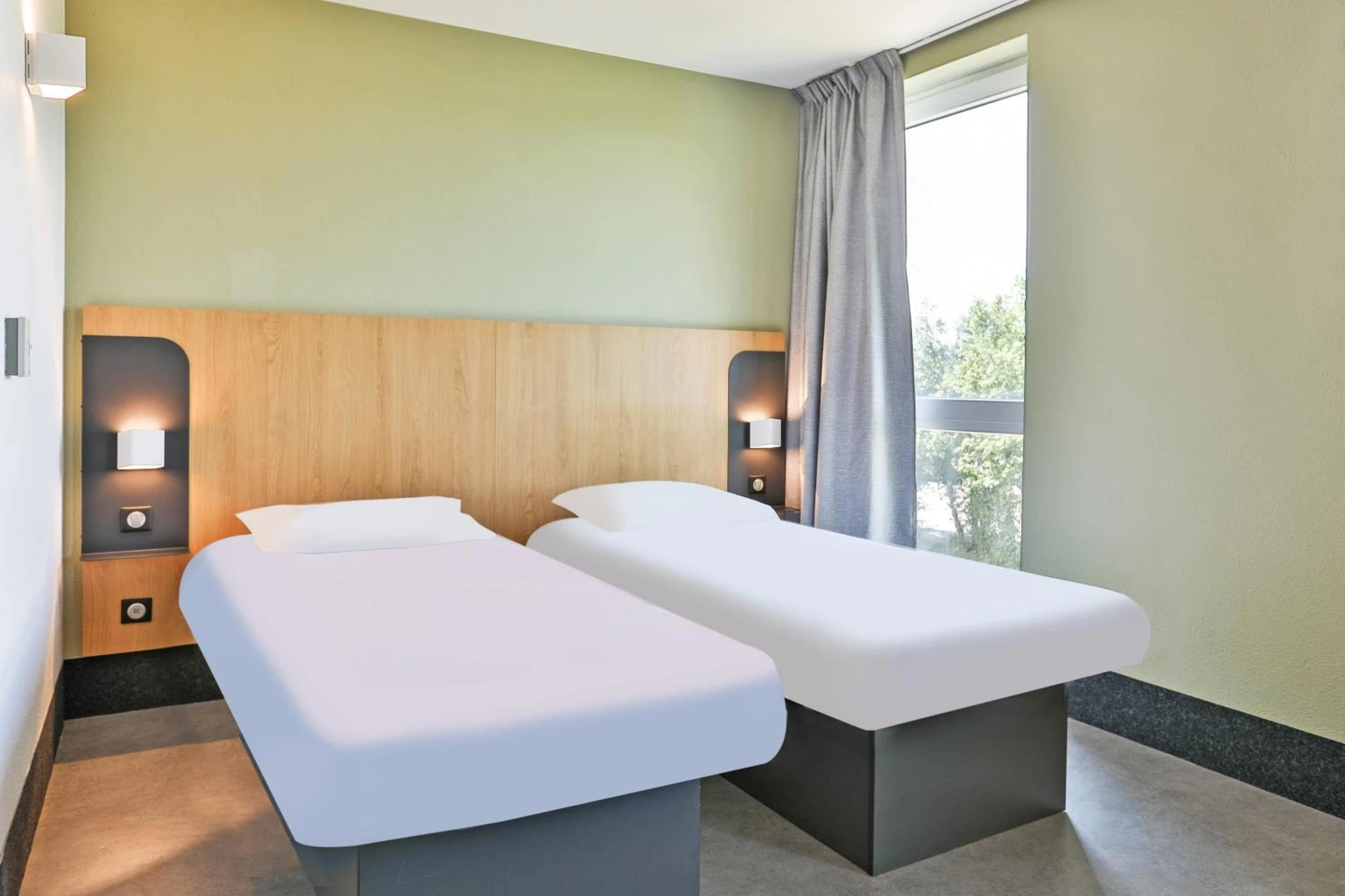 Chambre disponible pour un séminaire d'entreprise à B&B HOTEL La Roche-sur-Yon - Mouilleron-le-Captif