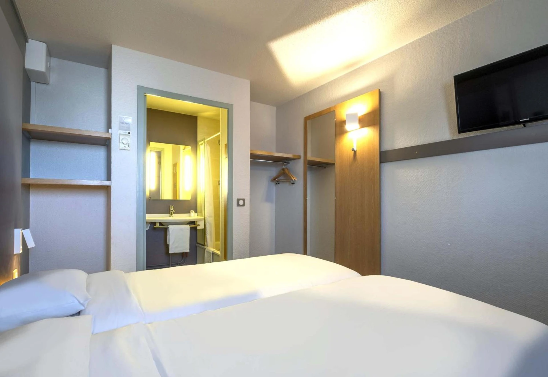 Chambre disponible pour un séminaire d'entreprise à B&B HOTEL La Rochelle Angoulins - Angoulins-sur-Mer