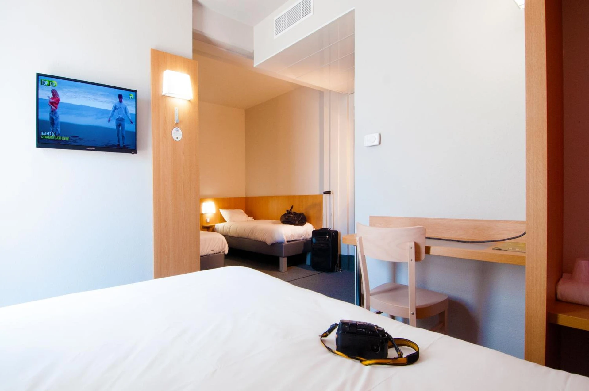 Chambre disponible pour un séminaire d'entreprise à B&B HOTEL La Rochelle Beaulieu Puilboreau - Puilboreau