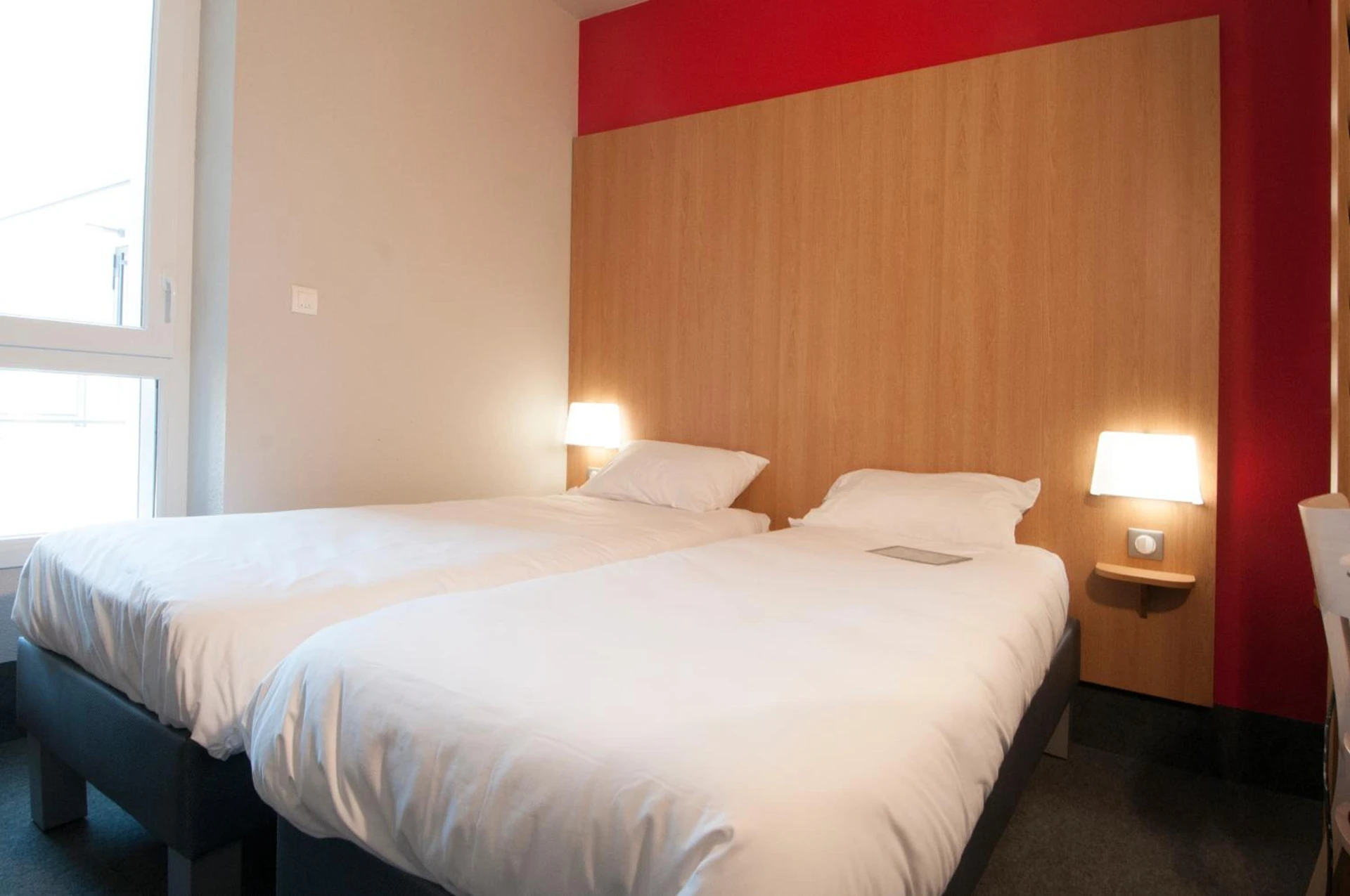 Chambre disponible pour un séminaire d'entreprise à B&B HOTEL La Rochelle Beaulieu Puilboreau - Puilboreau