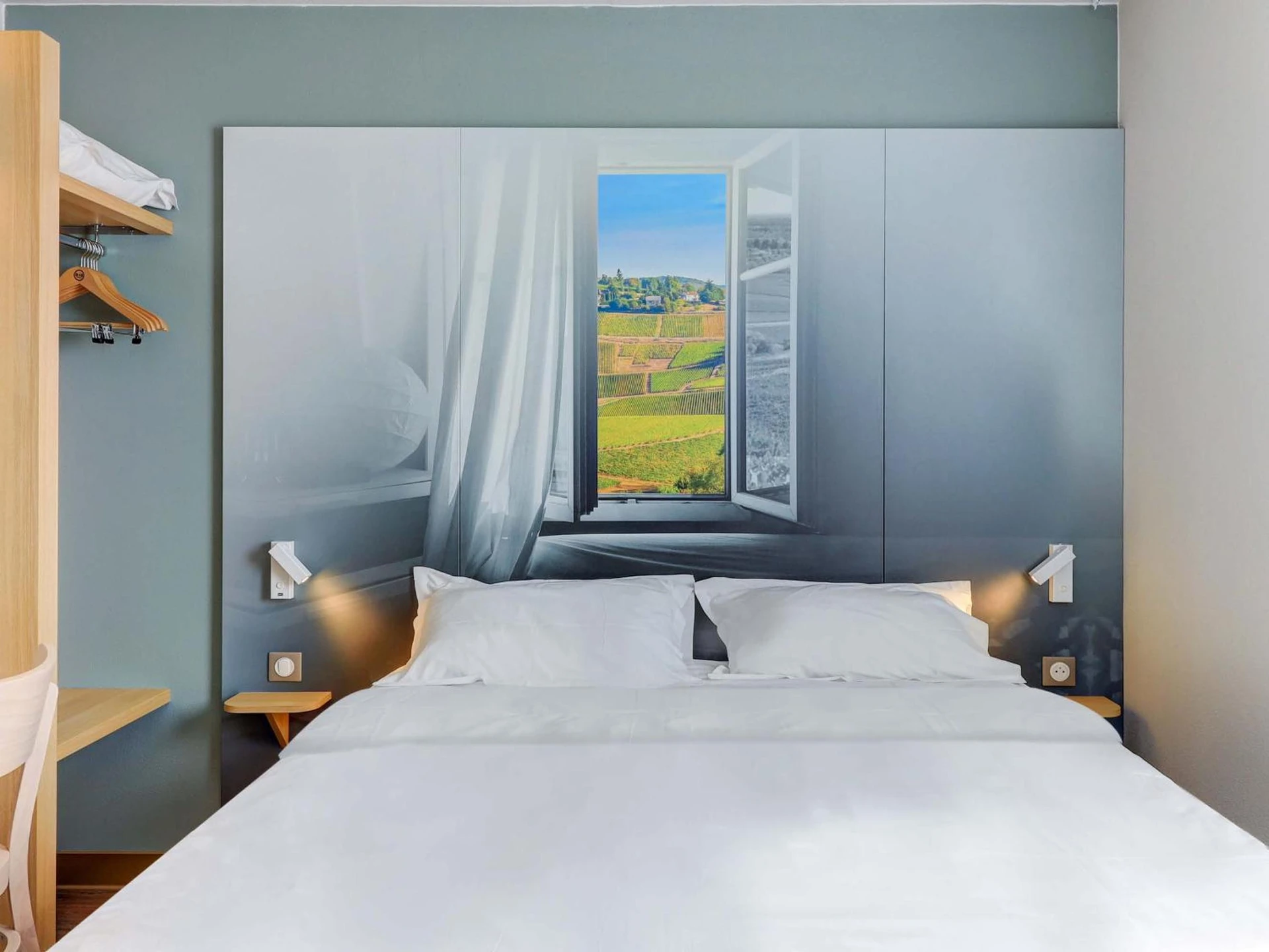 Chambre disponible pour un séminaire d'entreprise à B&B HOTEL Le Creusot Montchanin - Montchanin