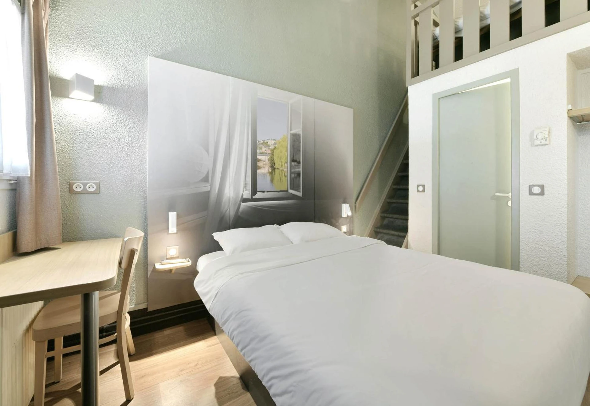 Magnifique chambre pour un séminaire d'entreprise à B&B HOTEL Le Mans Sud - Arnage