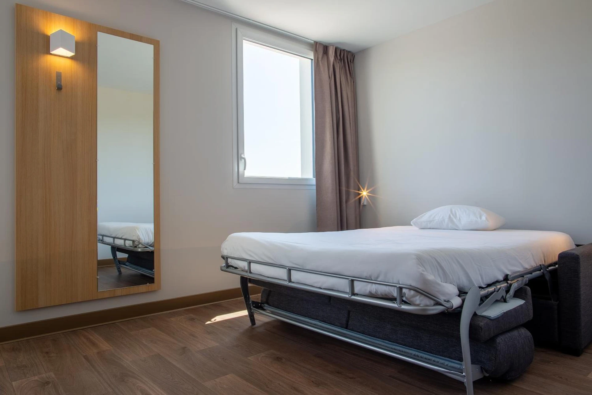 Chambre disponible pour un séminaire d'entreprise à B&B HOTEL Les Herbiers - Les Herbiers