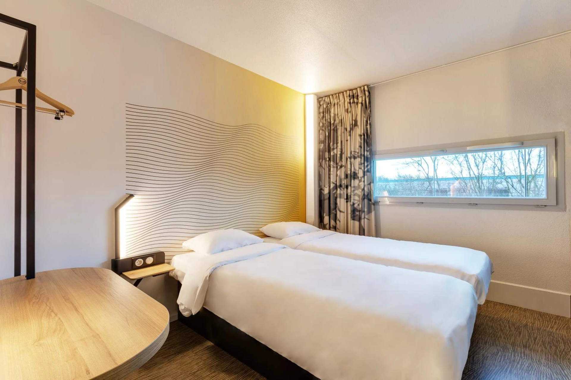 Chambre disponible pour un séminaire d'entreprise à B&B HOTEL Lille Centre Grand Palais - Six-Fours-les-Plages