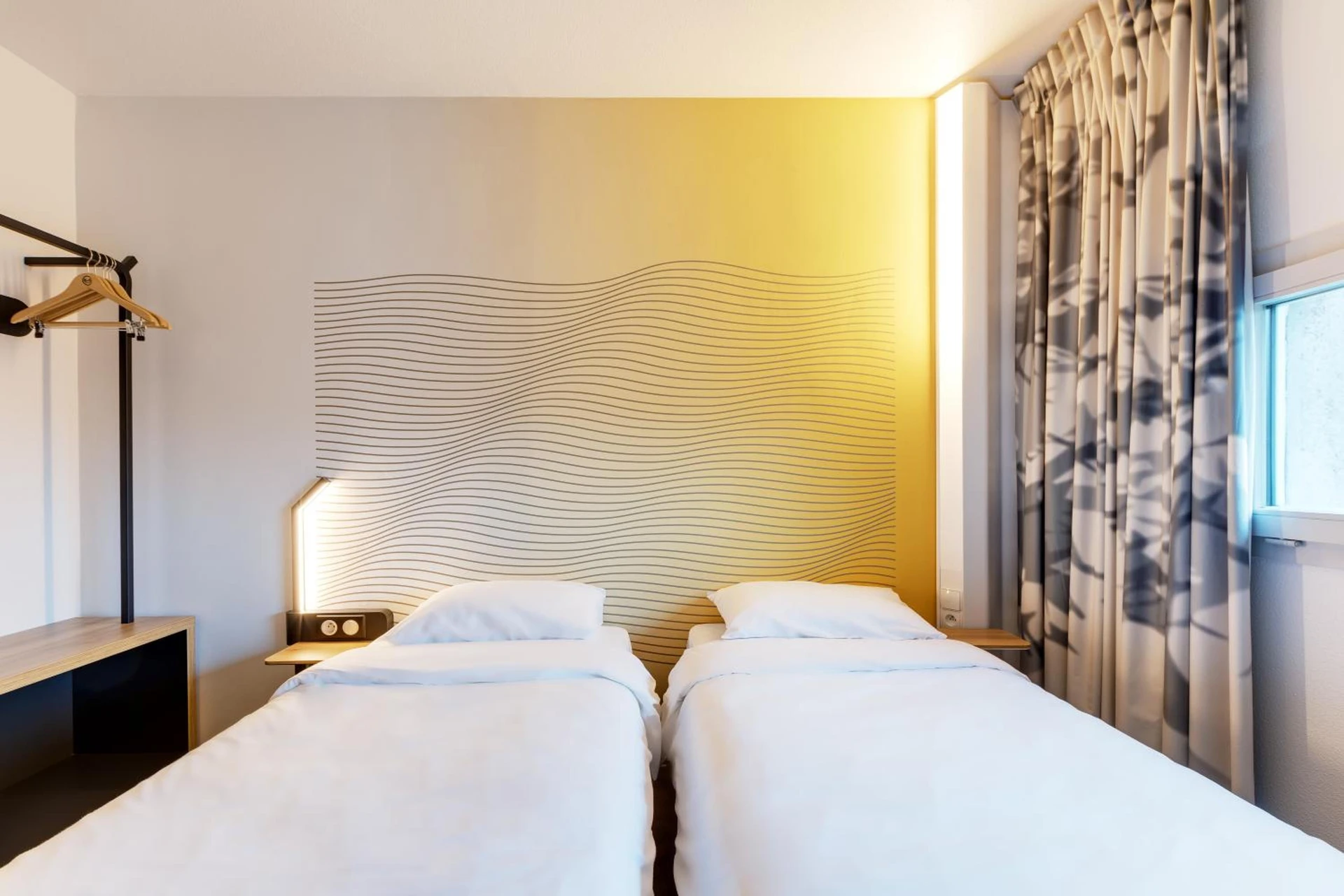 Chambre disponible pour un séminaire d'entreprise à B&B HOTEL Lille Centre Grand Palais - Six-Fours-les-Plages