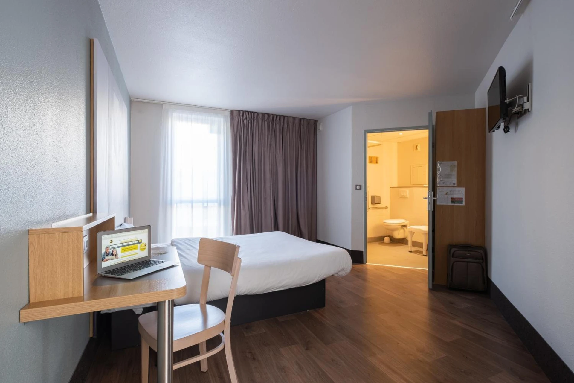 Chambre disponible pour un séminaire d'entreprise à B&B HOTEL Lille Tourcoing Centre - Tourcoing