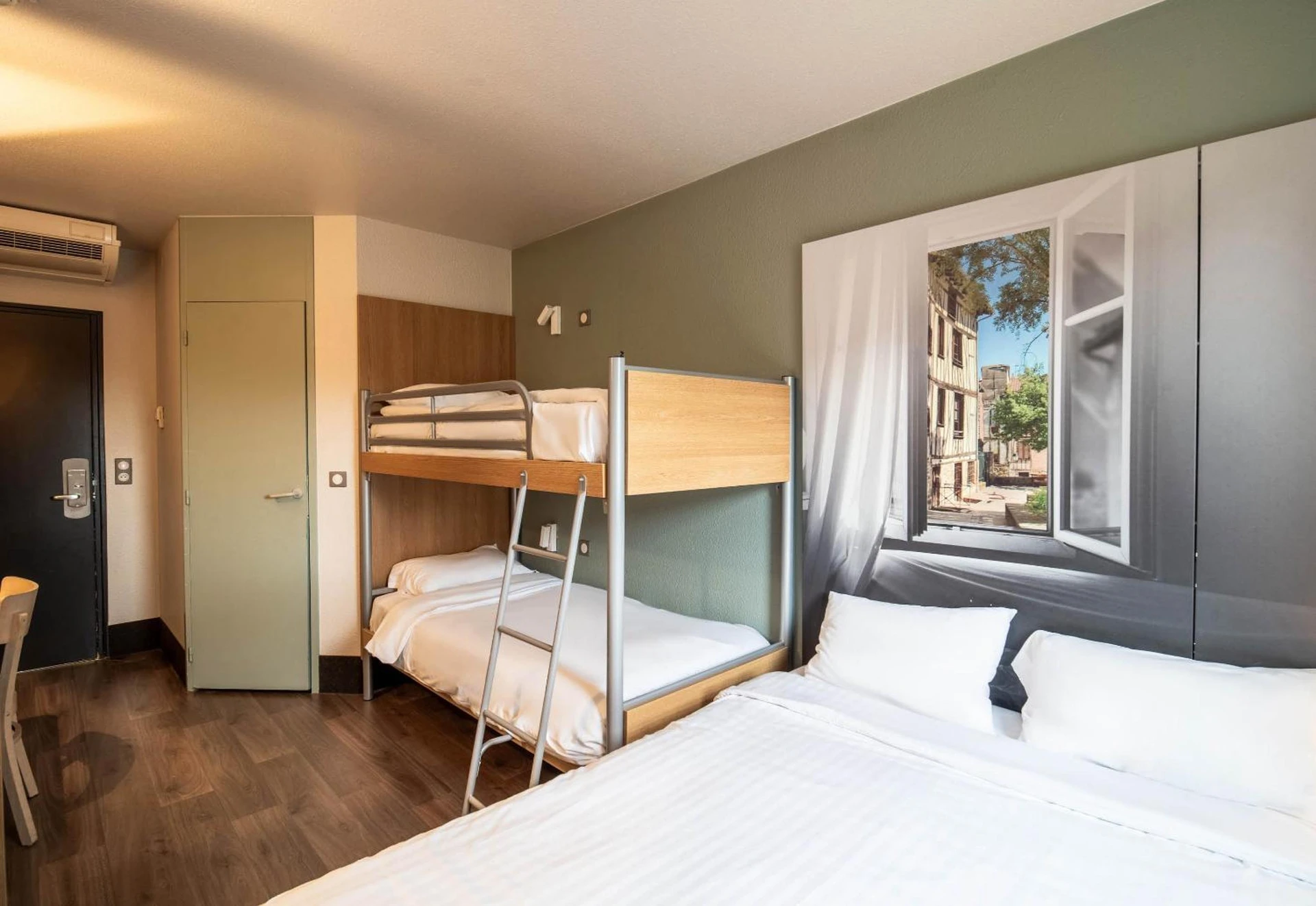 Chambre disponible pour un séminaire d'entreprise à B&B HOTEL Limoges 1 - Limoges