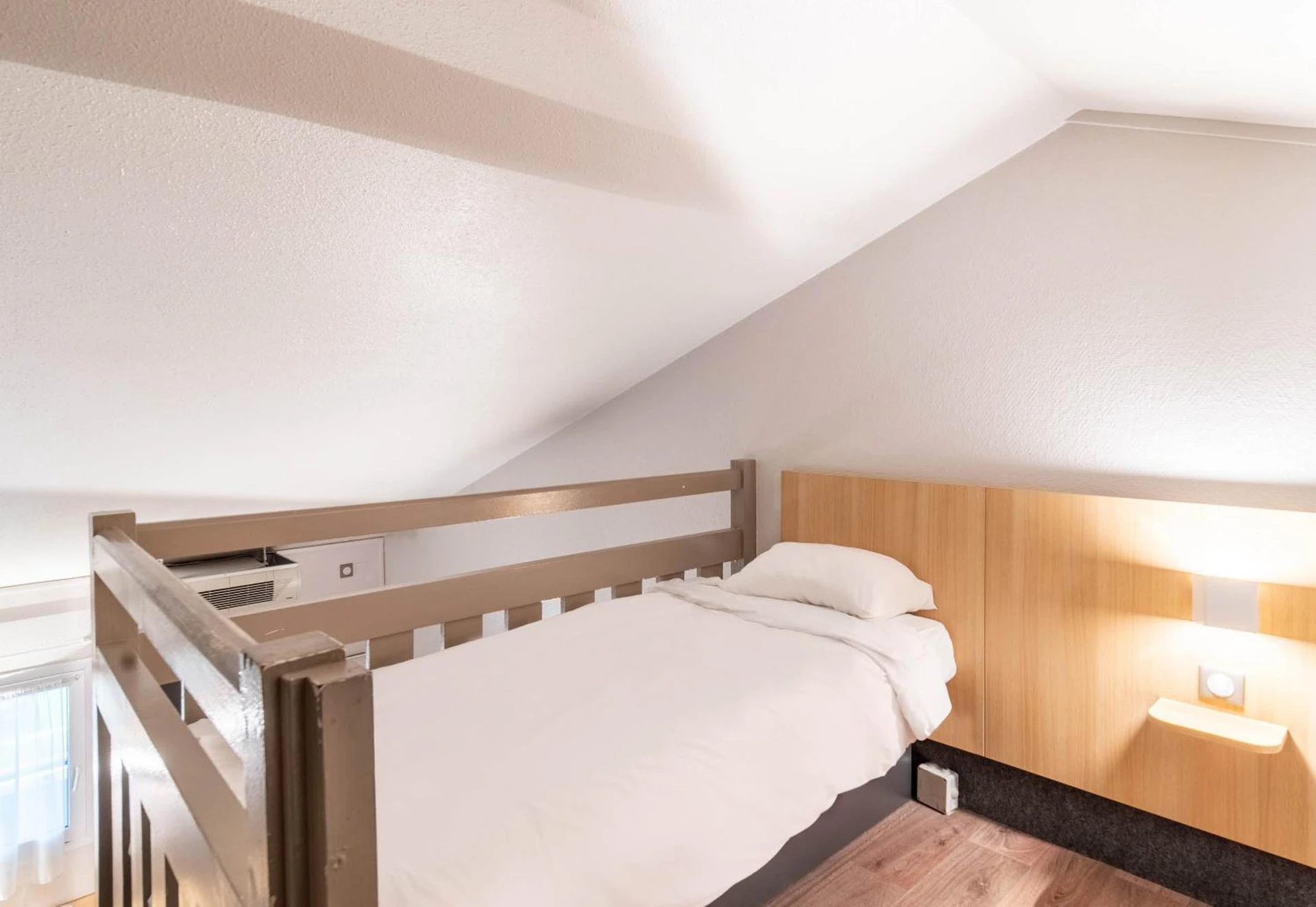 Magnifique chambre pour un séminaire d'entreprise à B&B HOTEL Limoges 2 - Limoges