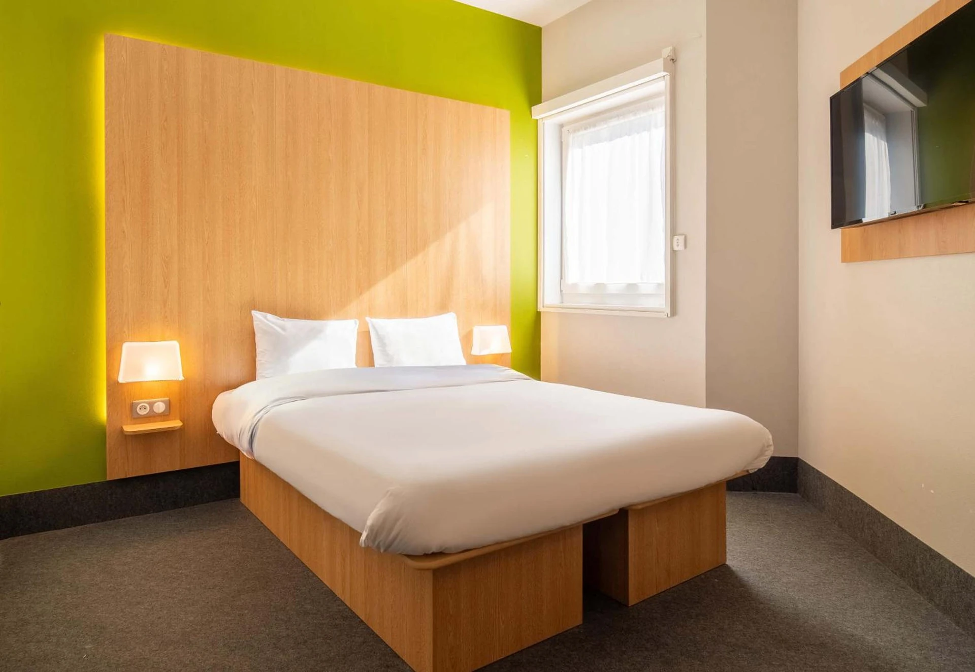 Chambre disponible pour un séminaire d'entreprise à B&B HOTEL Limoges Centre Gare - Vierzon