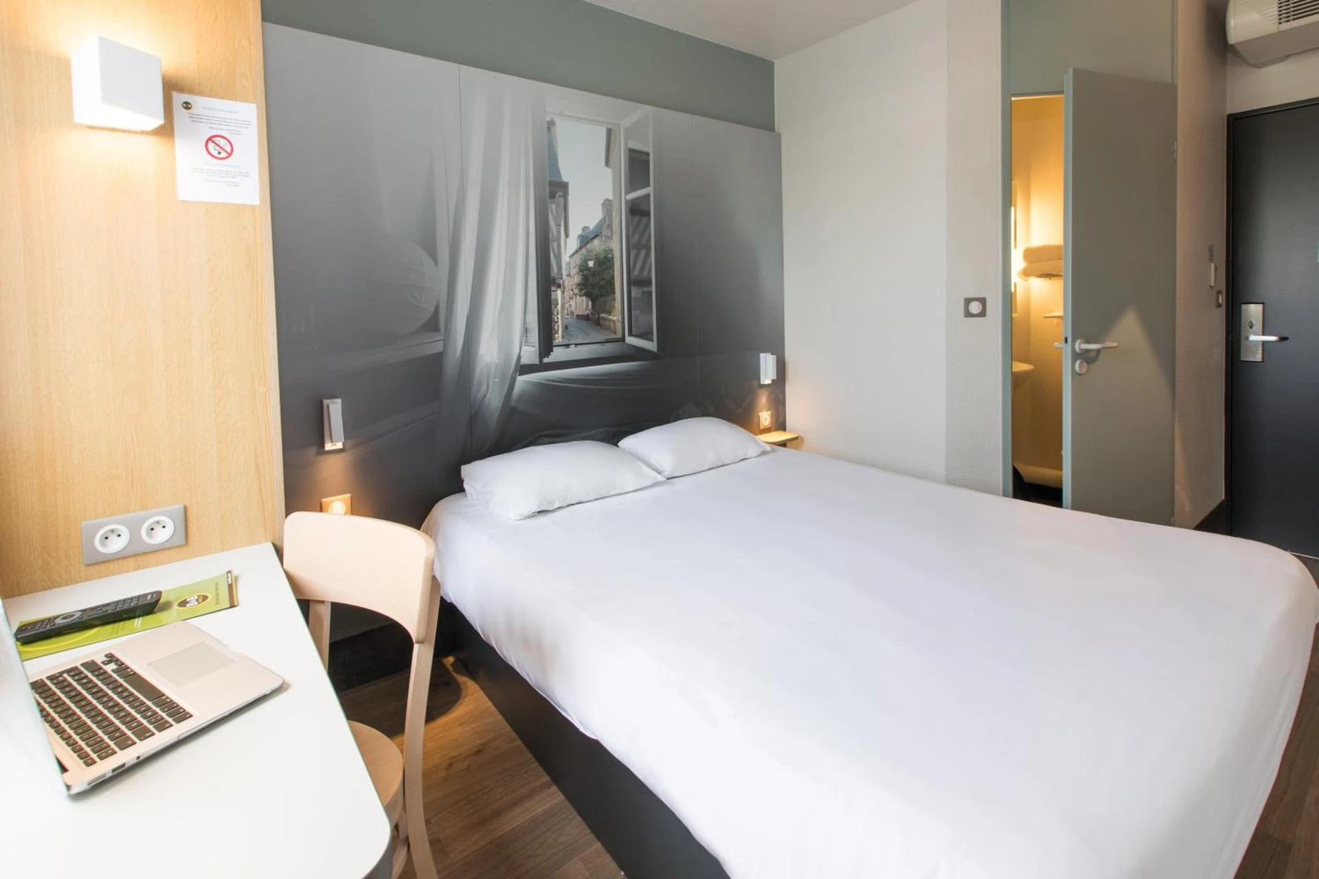 Chambre disponible pour un séminaire d'entreprise à B&B HOTEL Lorient Caudan - Caudan