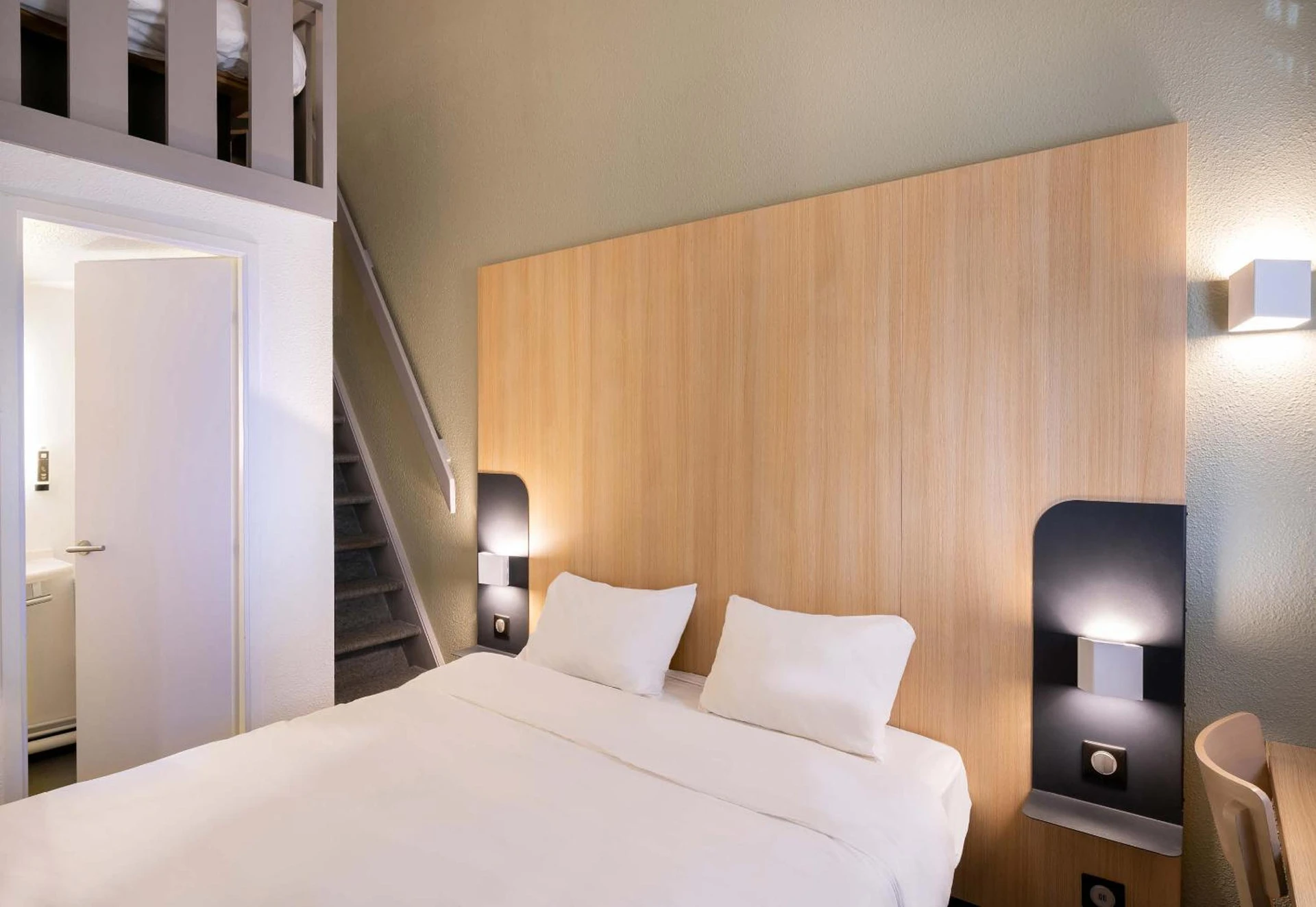 Chambre disponible pour un séminaire d'entreprise à B&B HOTEL Lorient Lanester - Lanester
