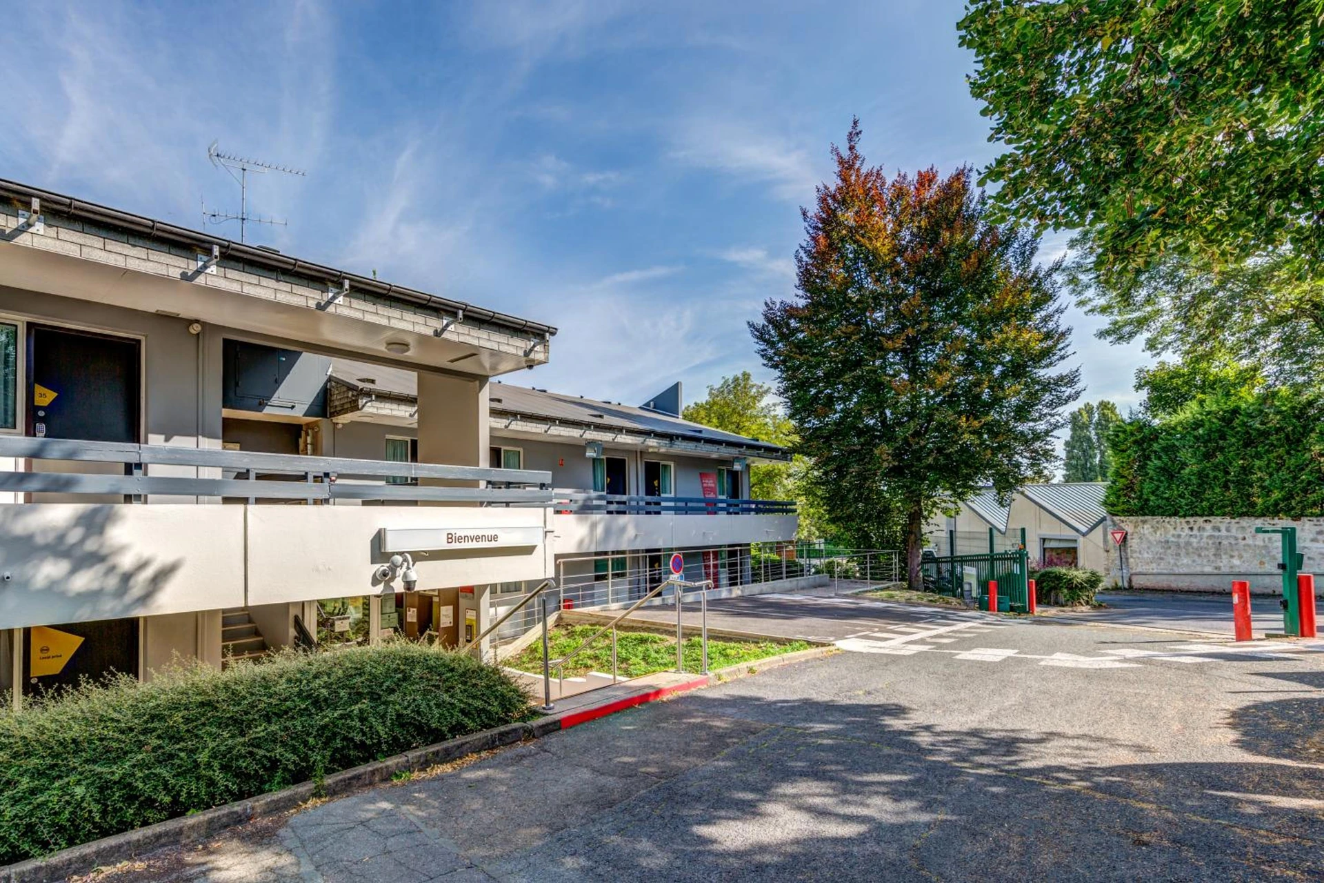 Chambre à B&B HOTEL Louveciennes - Organiser un séminaire d'entreprise à Louveciennes