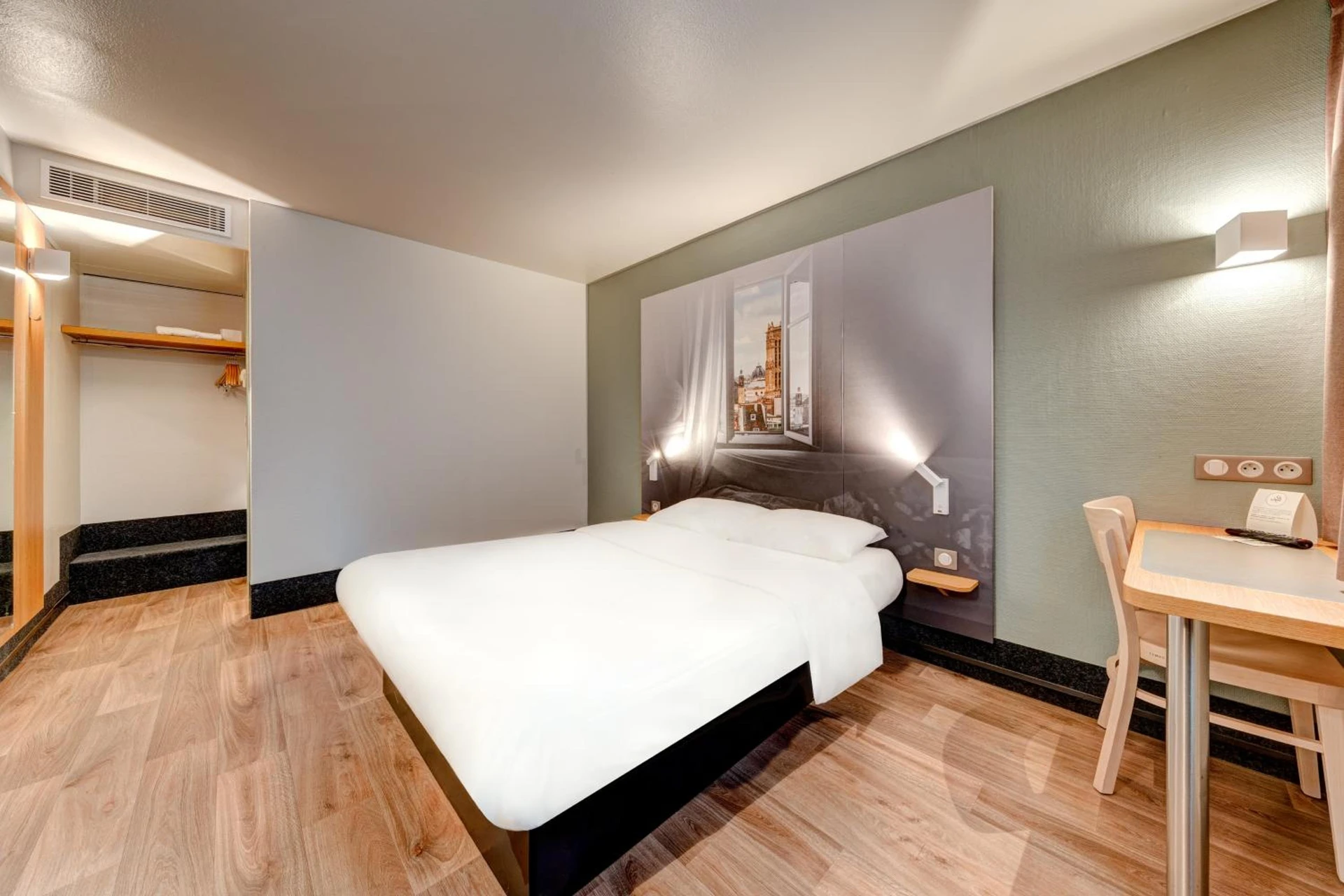 Ambiance de travail pour séminaire d'entreprise à B&B HOTEL Louveciennes - Louveciennes