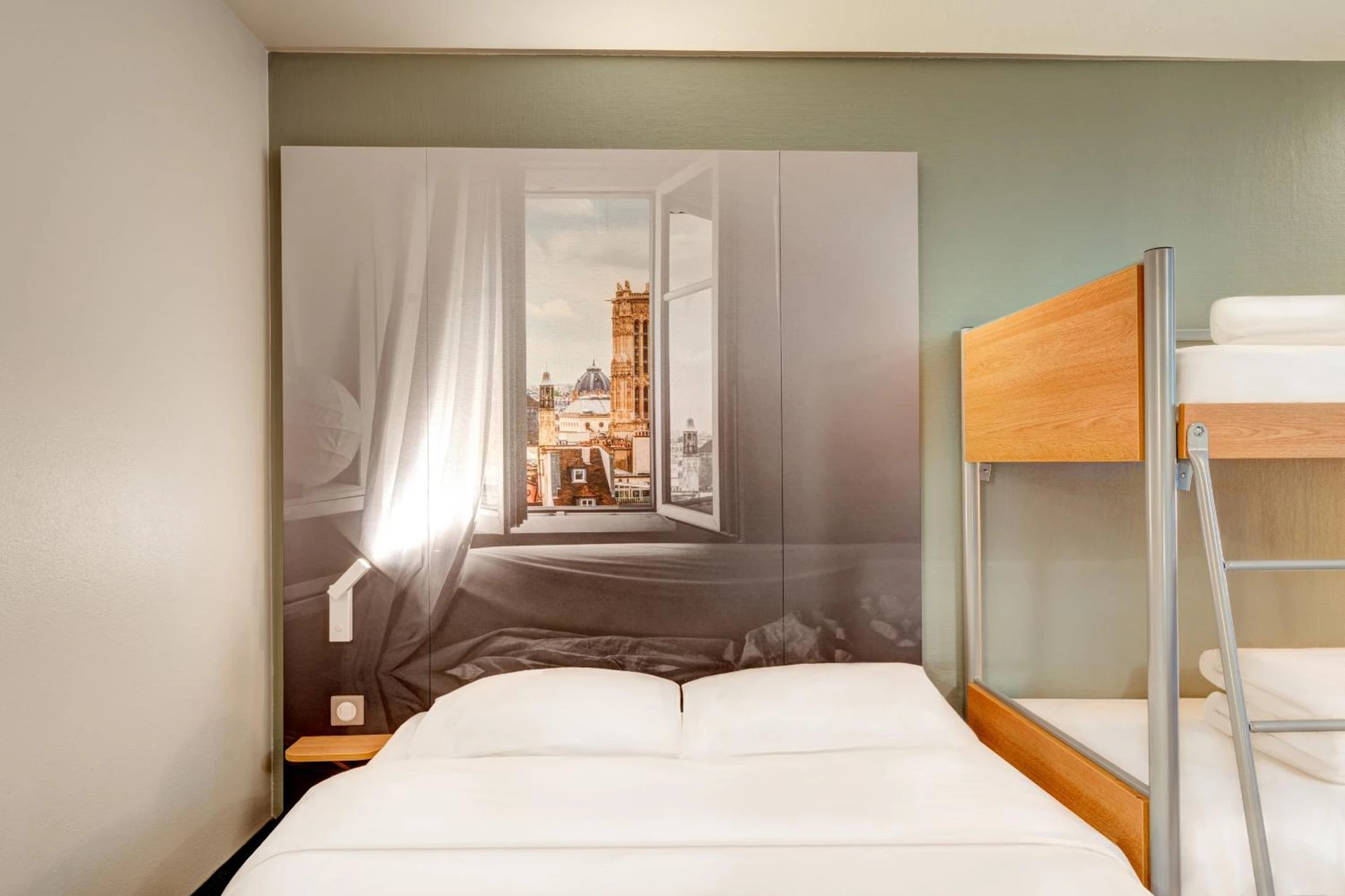 Chambre disponible pour un séminaire d'entreprise à B&B HOTEL Louveciennes - Louveciennes