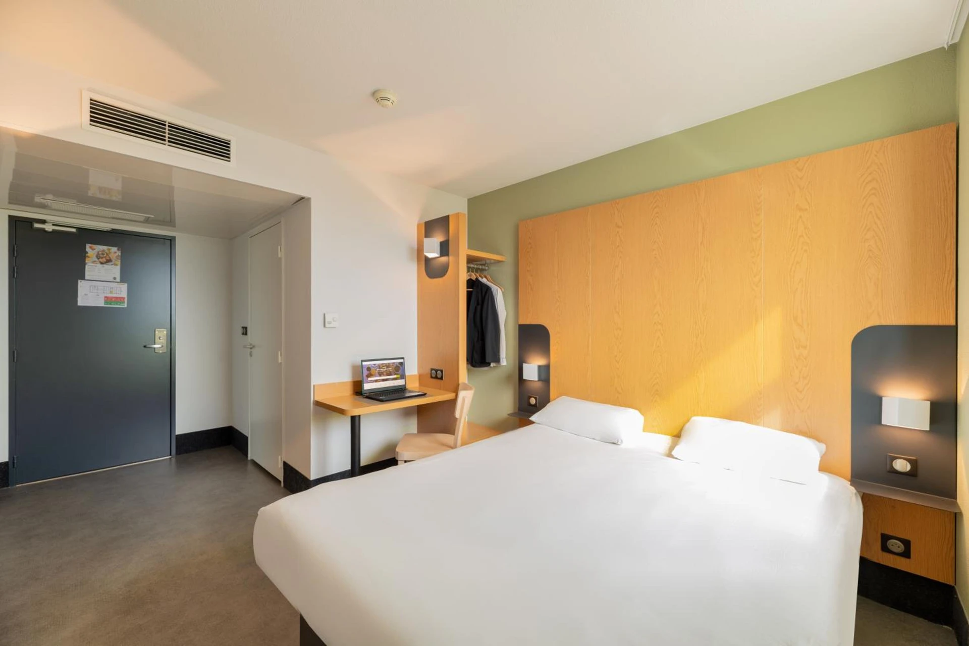 Magnifique chambre pour un séminaire d'entreprise à B&B HOTEL Lyon Sud États-Unis - Vénissieux