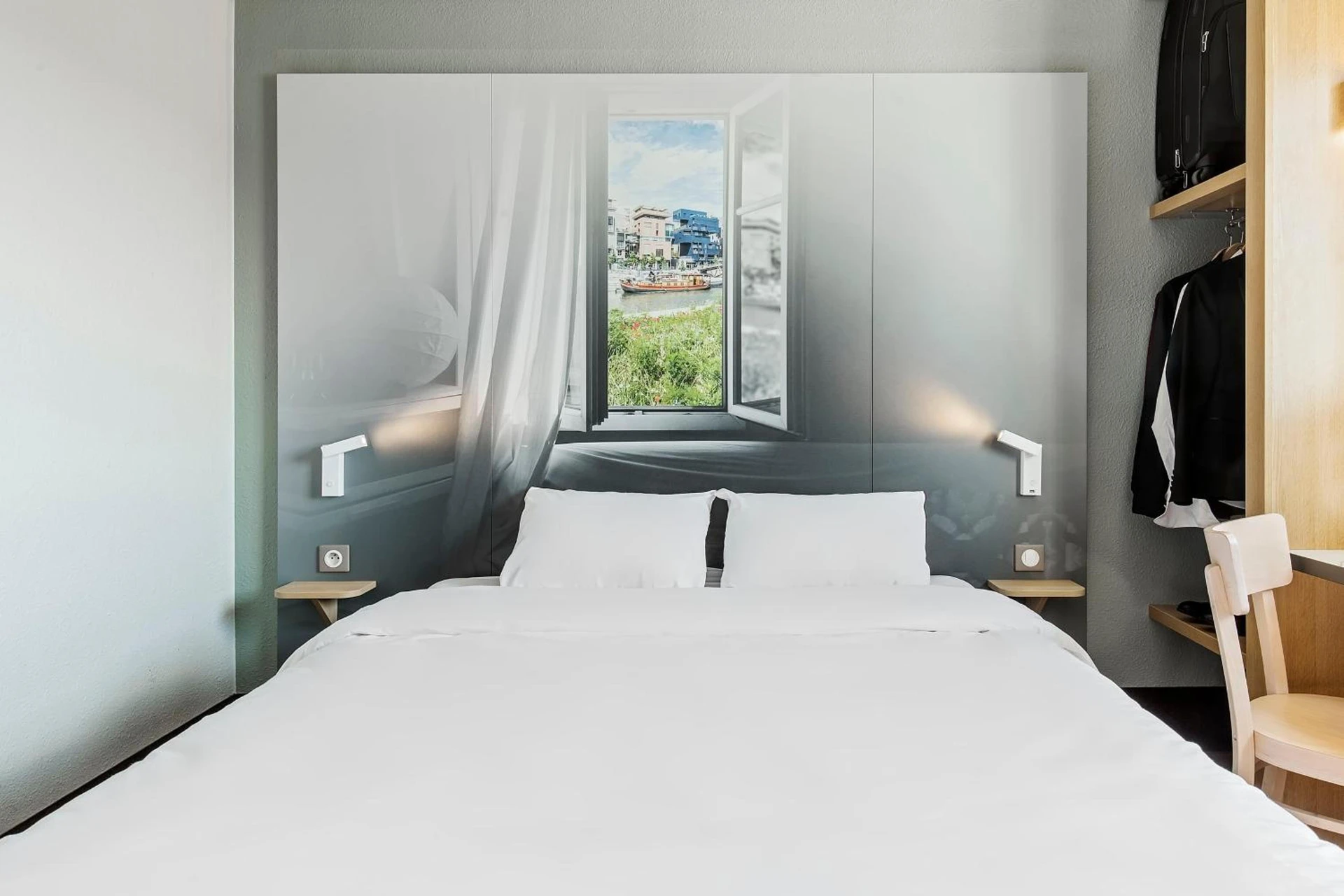 Chambre disponible pour un séminaire d'entreprise à B&B HOTEL Lyon Grand Stade Meyzieu - Meyzieu