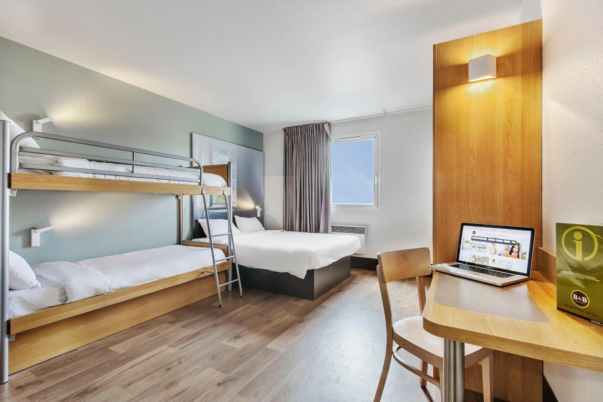 Chambre disponible pour un séminaire d'entreprise à B&B HOTEL Lyon Grand Stade Meyzieu - Meyzieu