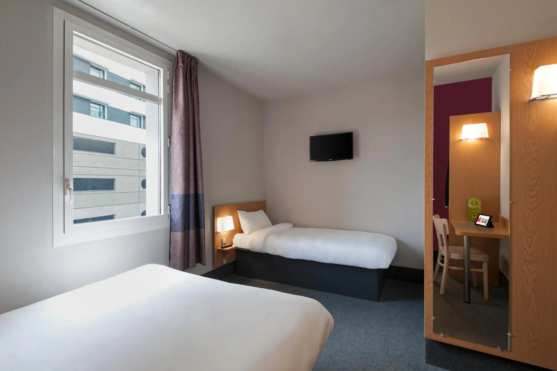 Magnifique chambre pour un séminaire d'entreprise à B&B HOTEL Lyon Ouest Tassin - Tassin-la-Demi-Lune