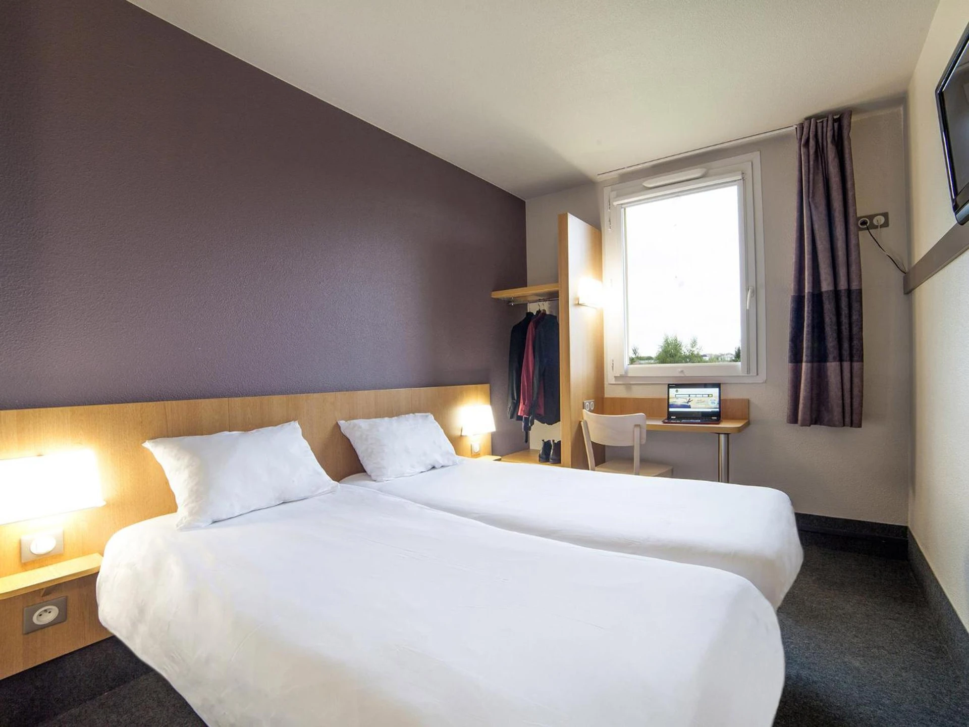 Chambre disponible pour un séminaire d'entreprise à B&B HOTEL Marne-la-Vallée Bussy-Saint-Georges - Bussy-Saint-Georges