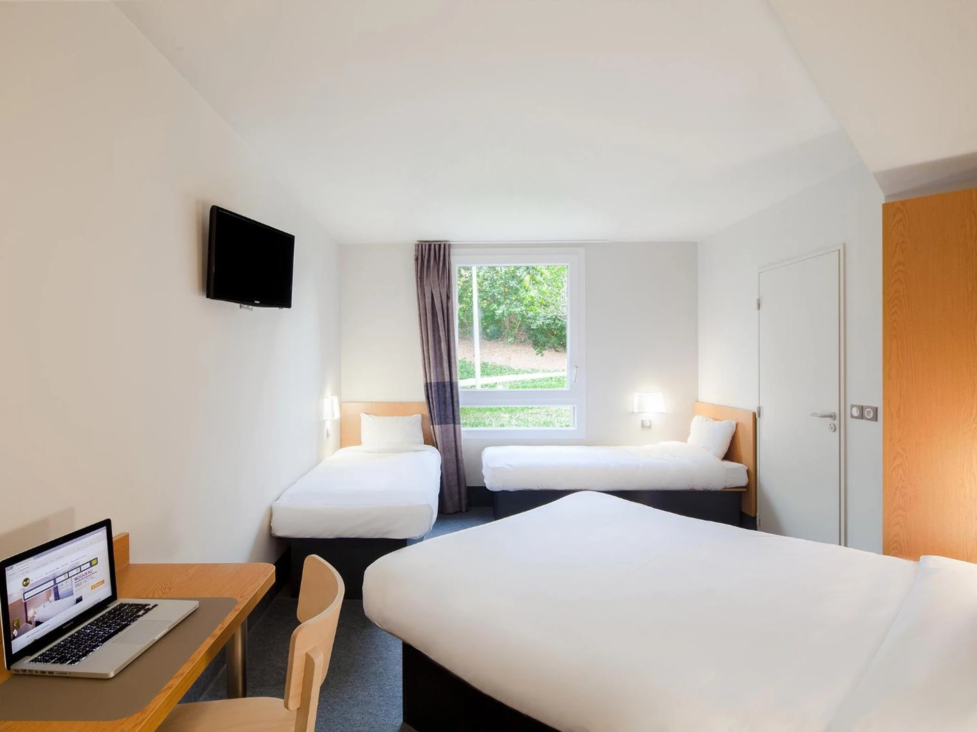 Chambre disponible pour un séminaire d'entreprise à B&B HOTEL Marne-La-Vallée Torcy - Torcy