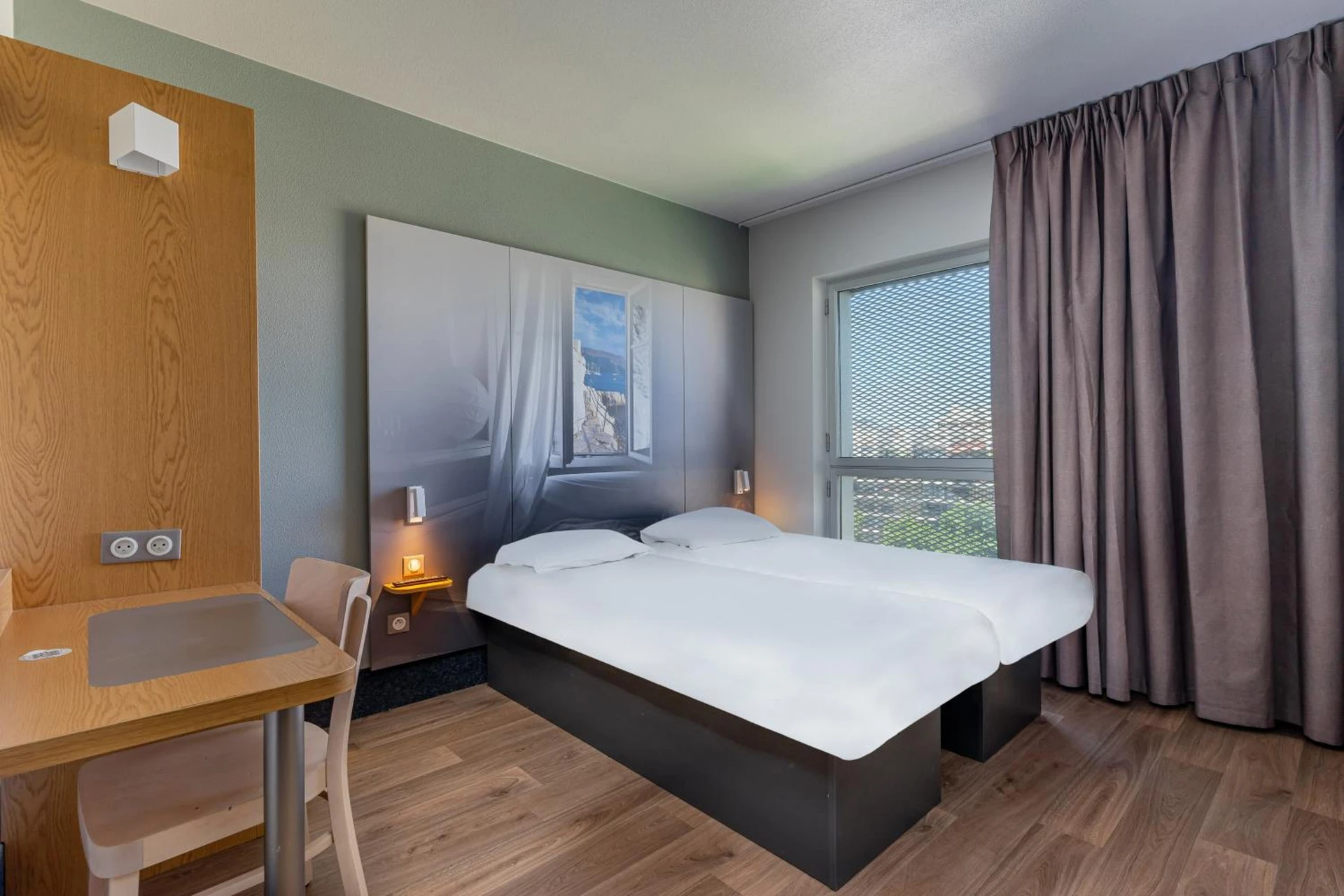Chambre disponible pour un séminaire d'entreprise à B&B HOTEL Marseille Euromed - Marseille