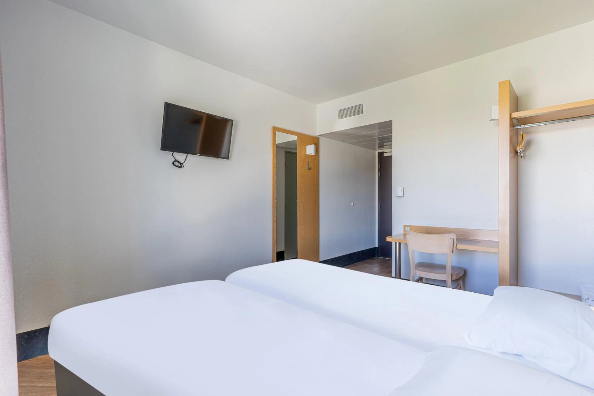 Chambre disponible pour un séminaire d'entreprise à B&B HOTEL Marseille Euromed - Marseille