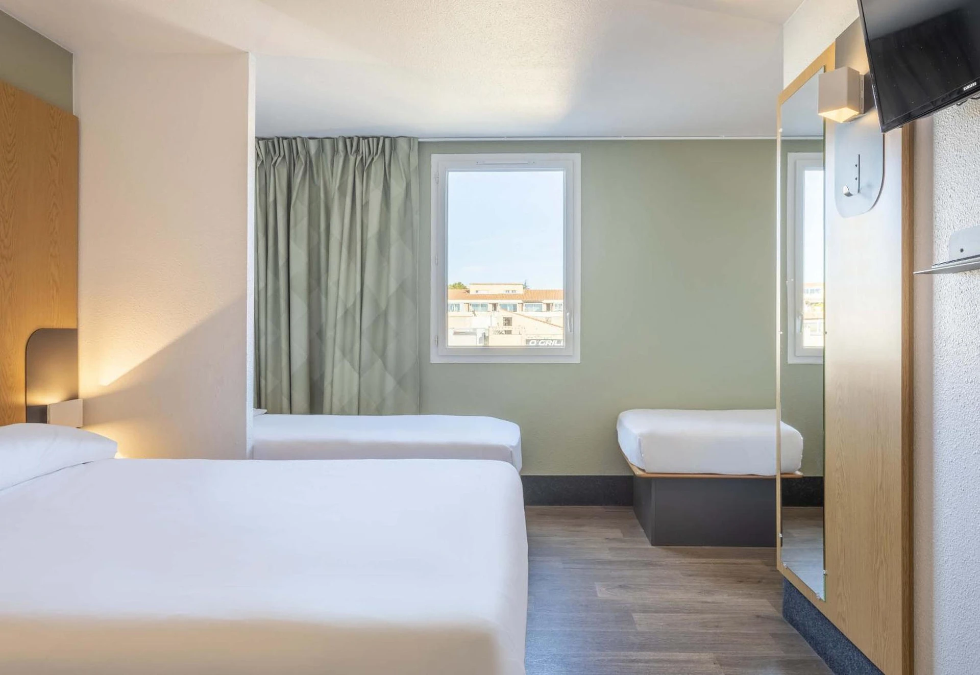 Magnifique chambre pour un séminaire d'entreprise à B&B HOTEL Martigues Port-de-Bouc - Port-de-Bouc