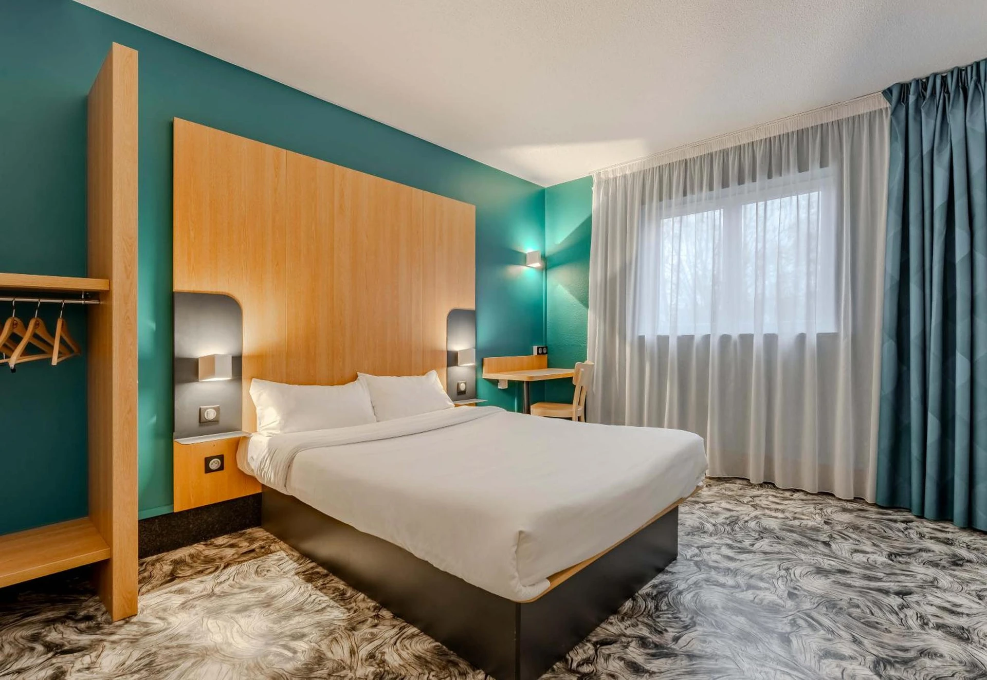 Chambre disponible pour un séminaire d'entreprise à B&B HOTEL Maubeuge-Louvroil - Louvroil